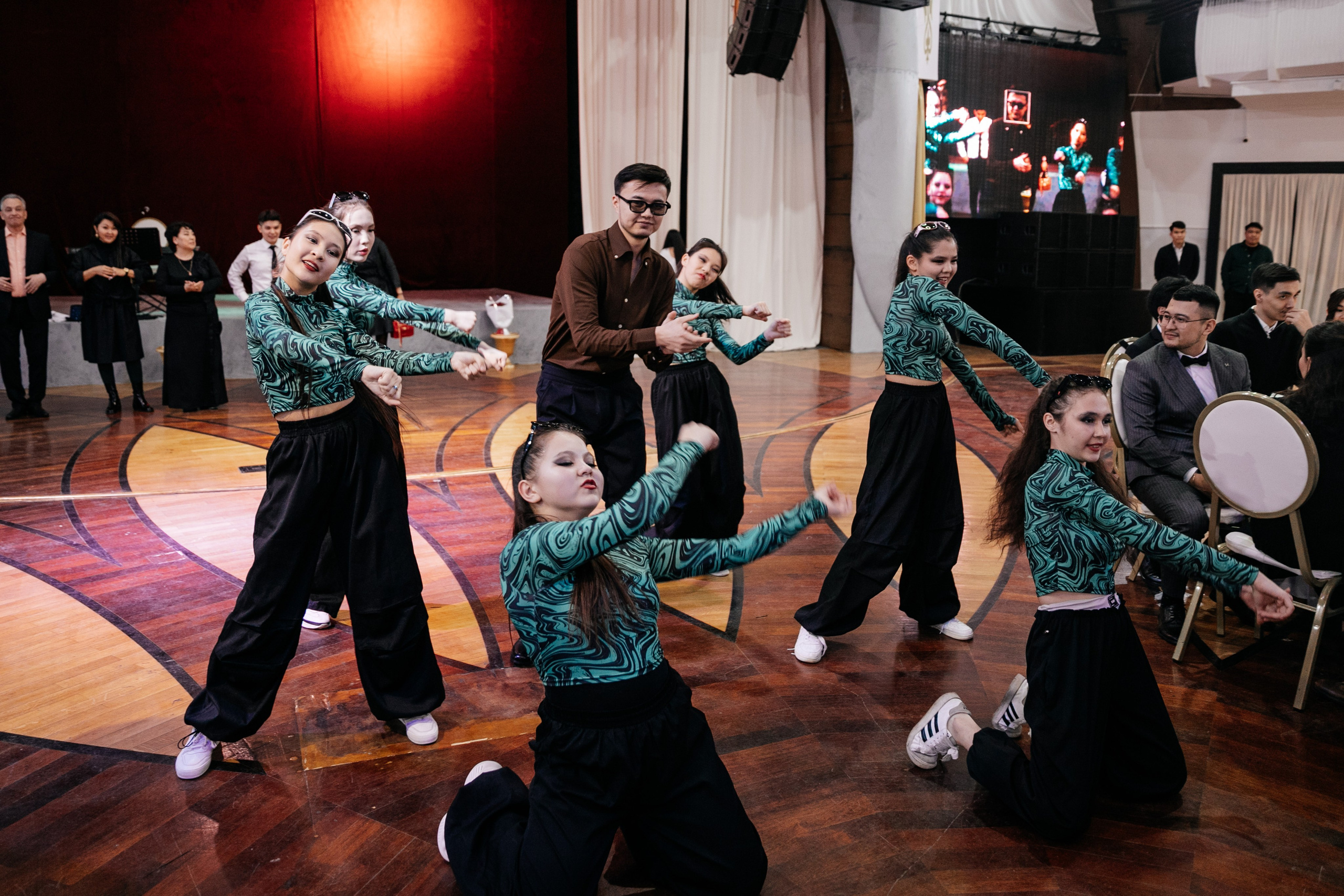 Свадебный банкет Абылайхан и Меруерт. Akkanatart.kz