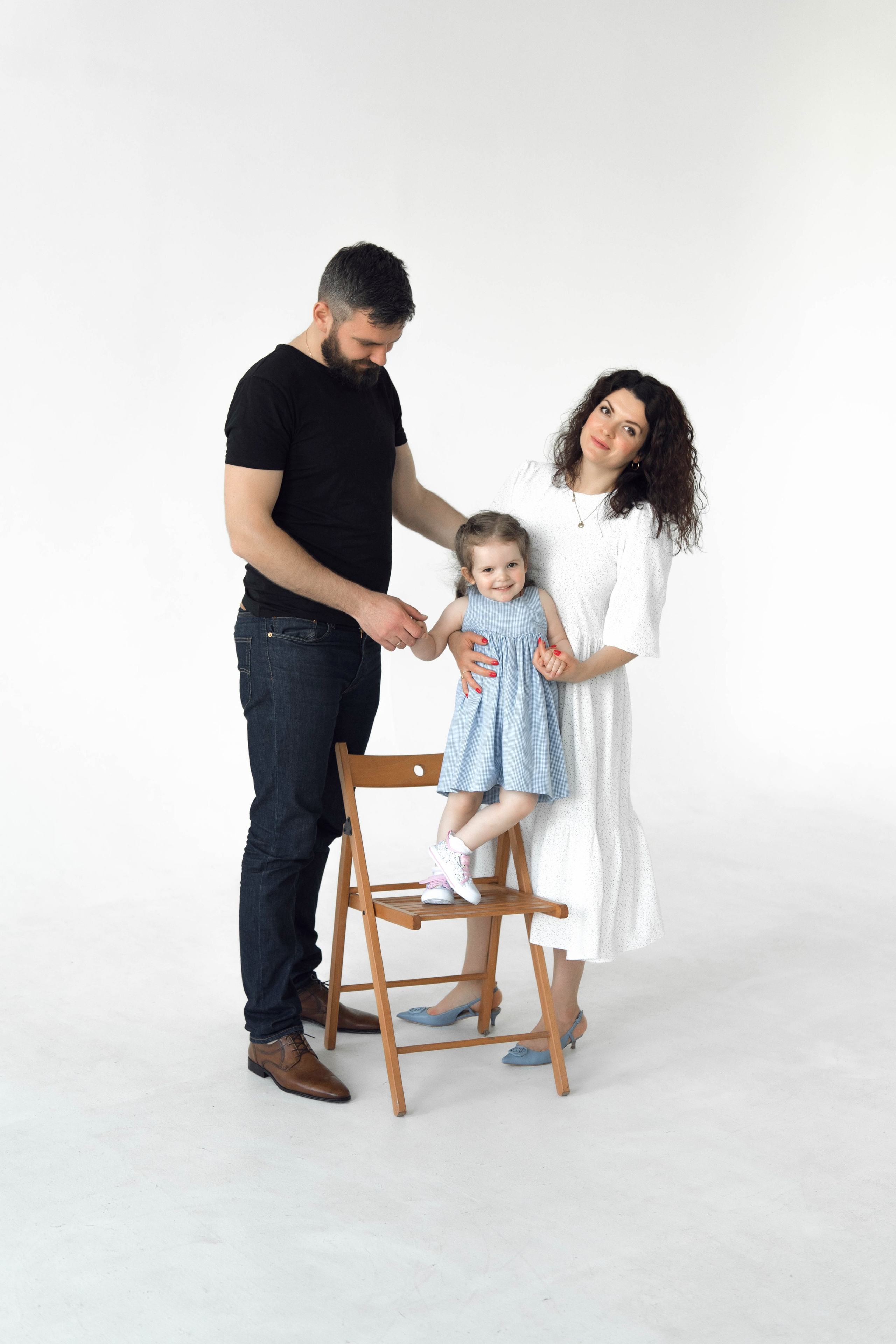 Irina and family. Lifestyle photographer Turku. I catch emotions in the frame