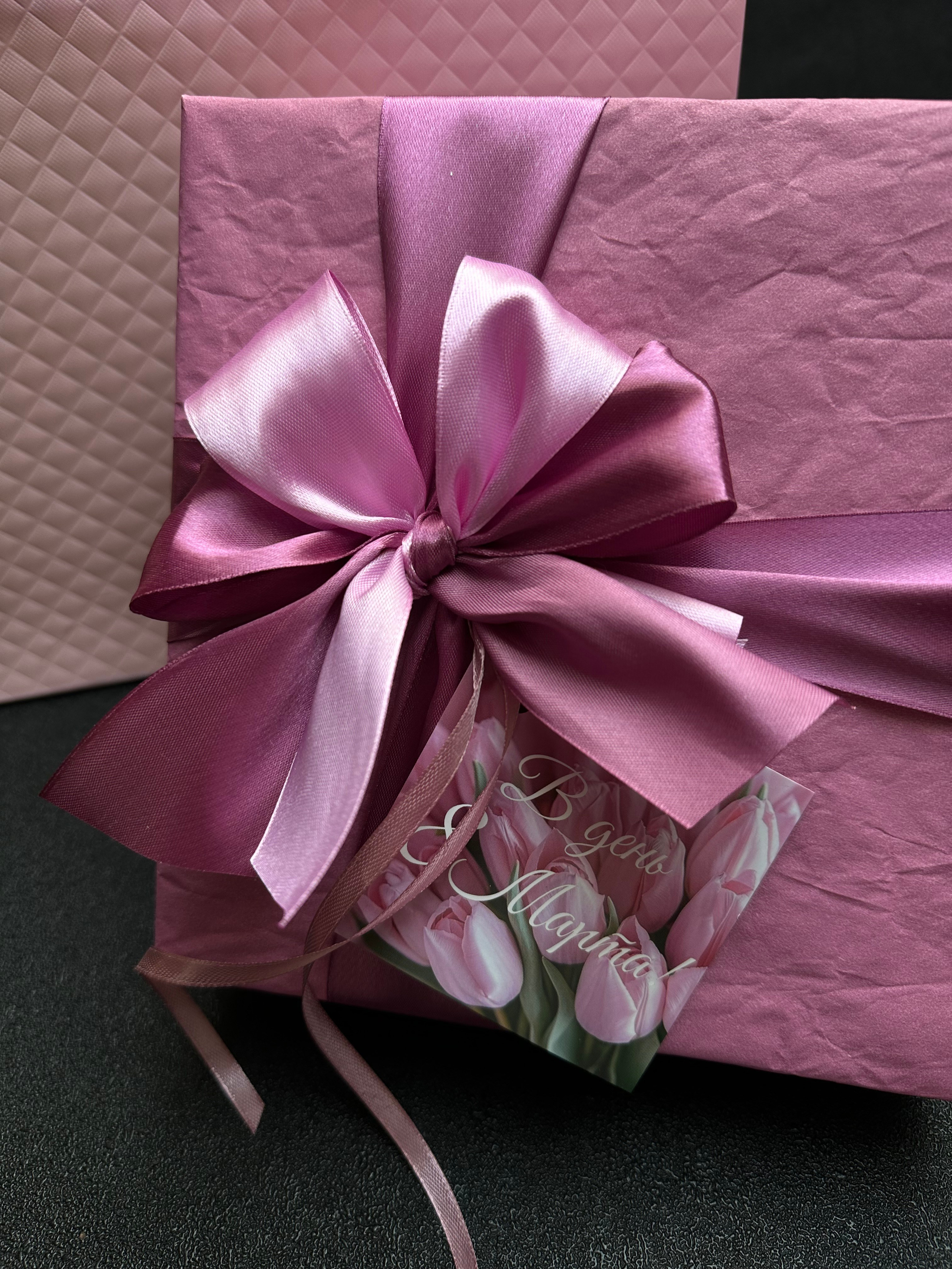 Оформление подарка «Нежность». Студия подарочных наборов «Владия»