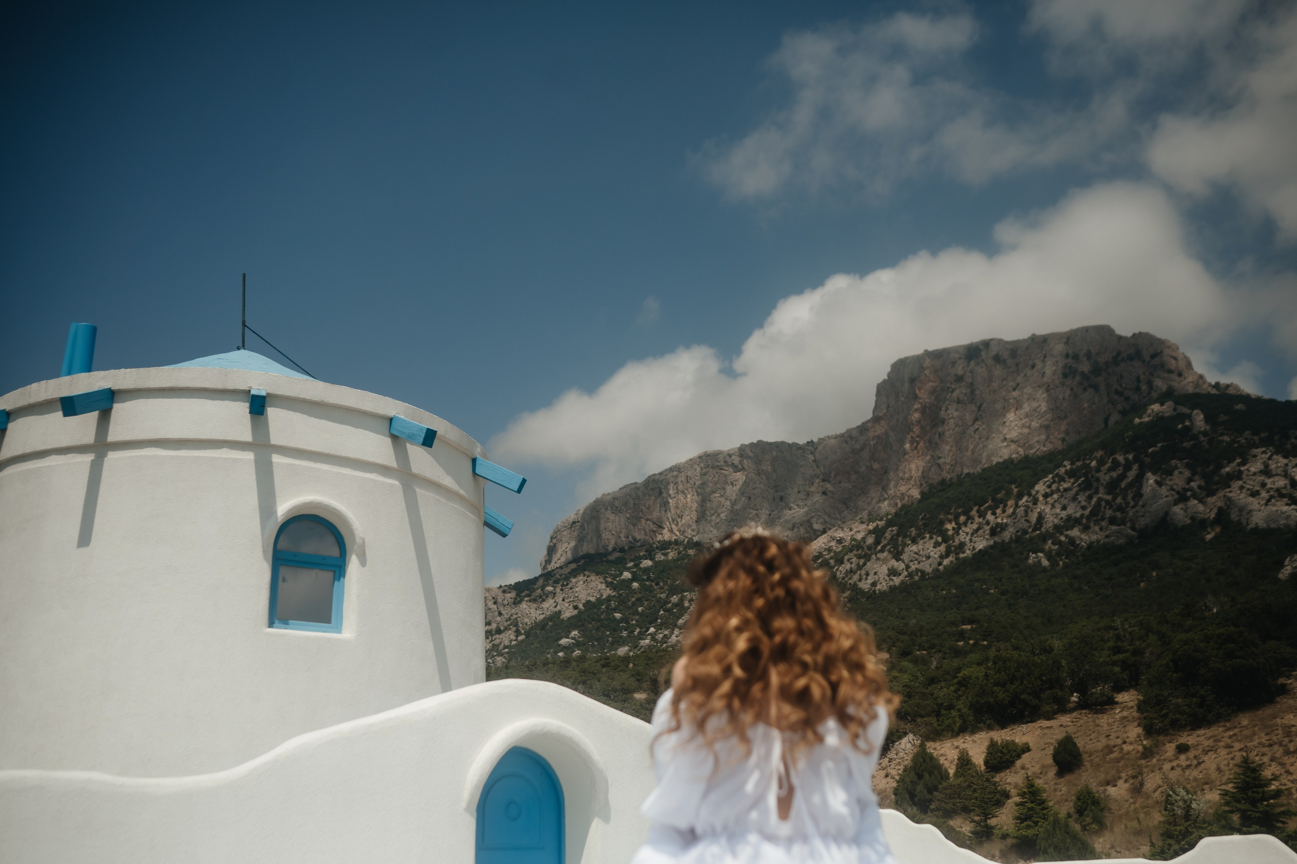 Свадебная фотосъемка в старинном отеле в Крымском Санторини. Свадебный и семейный фотограф и видеограф, Крым, Москва, Санкт -Петербург