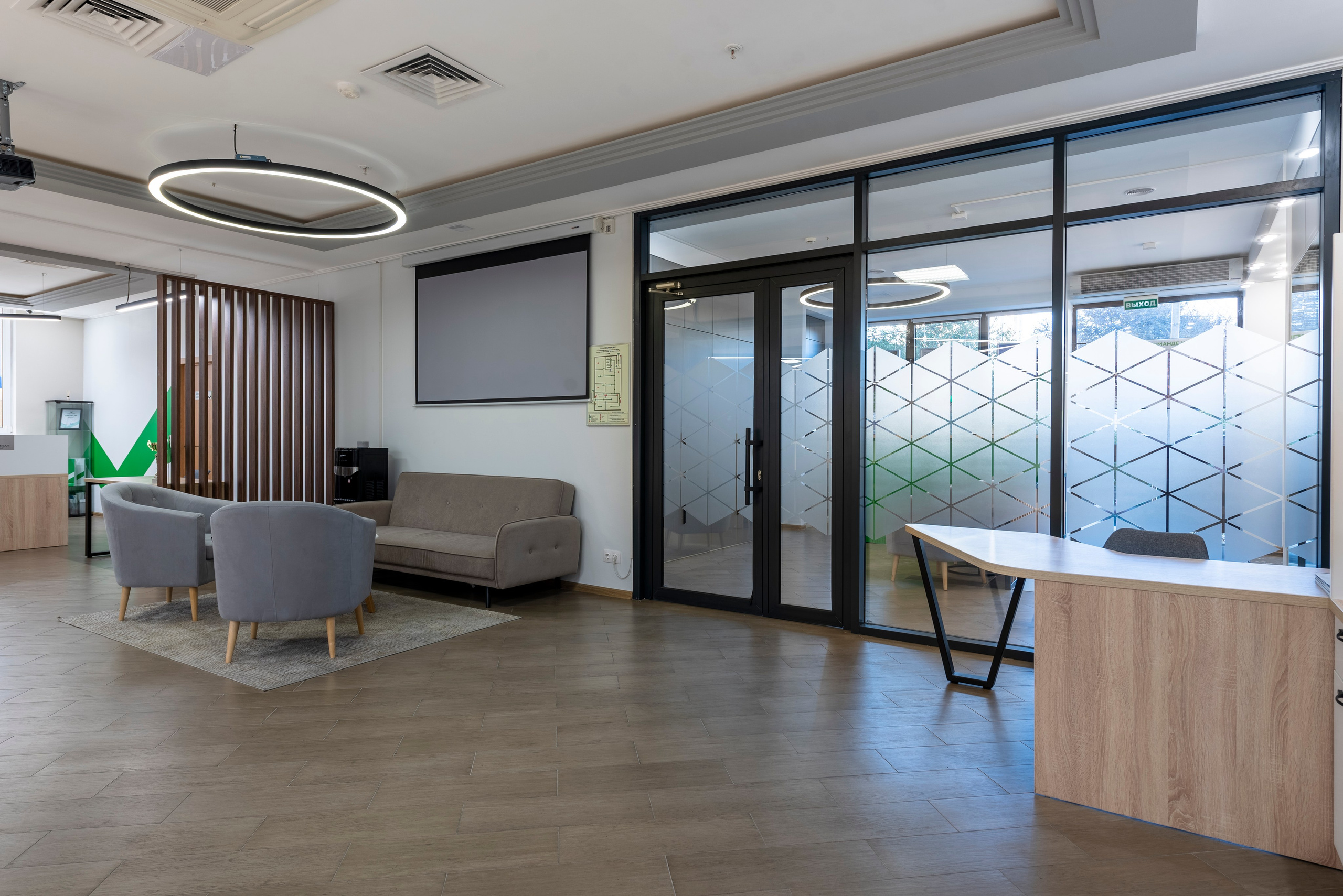 Агентство недвижимости Смарт Риэлт. Интерьерный и репортажный фотограф в Краснодаре Дмитрий Вальков