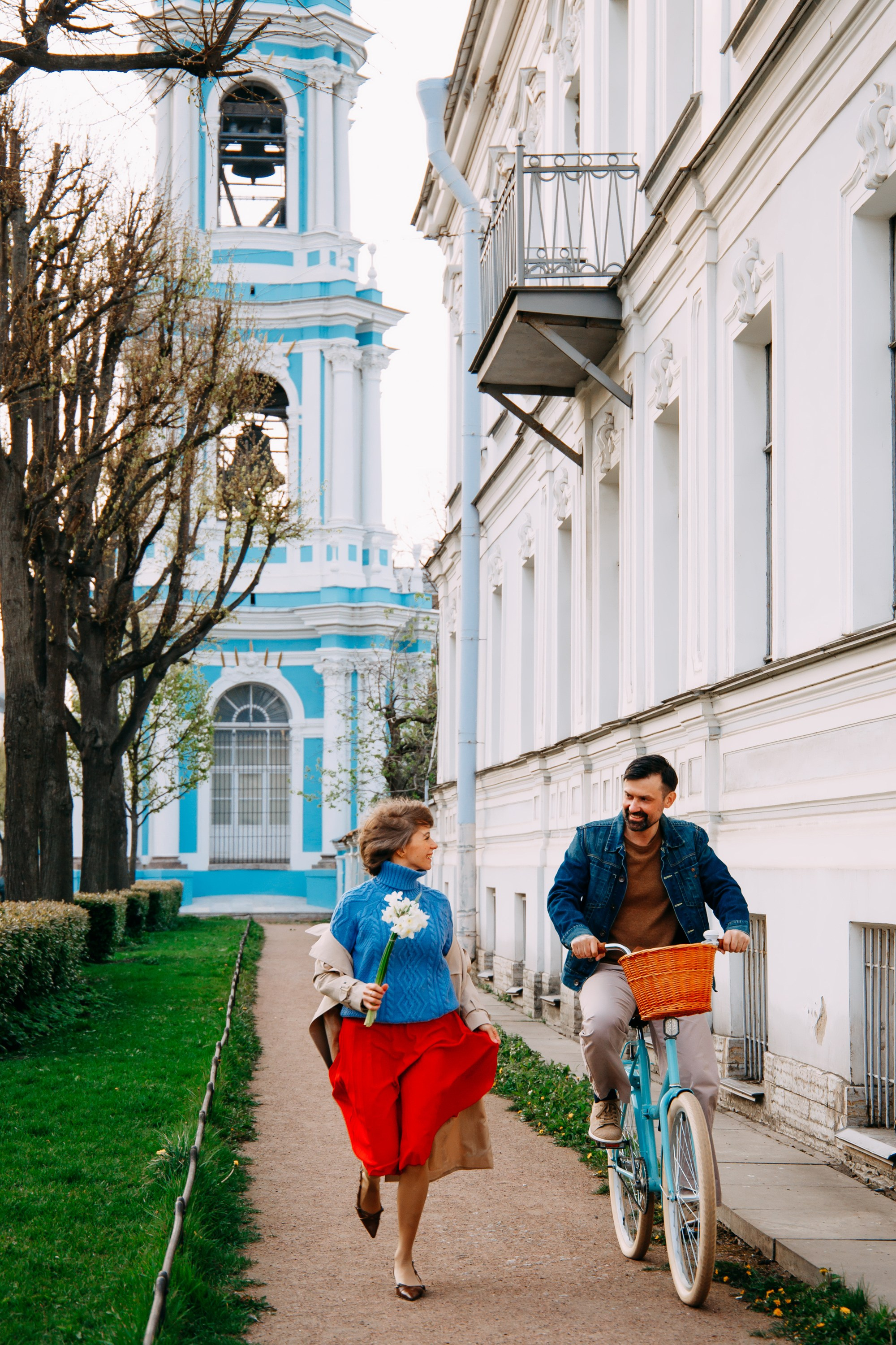 Фотопрогулка с ретро-велосипедом (лаавстори). Фотограф в Санкт-Петербурге Alina Film