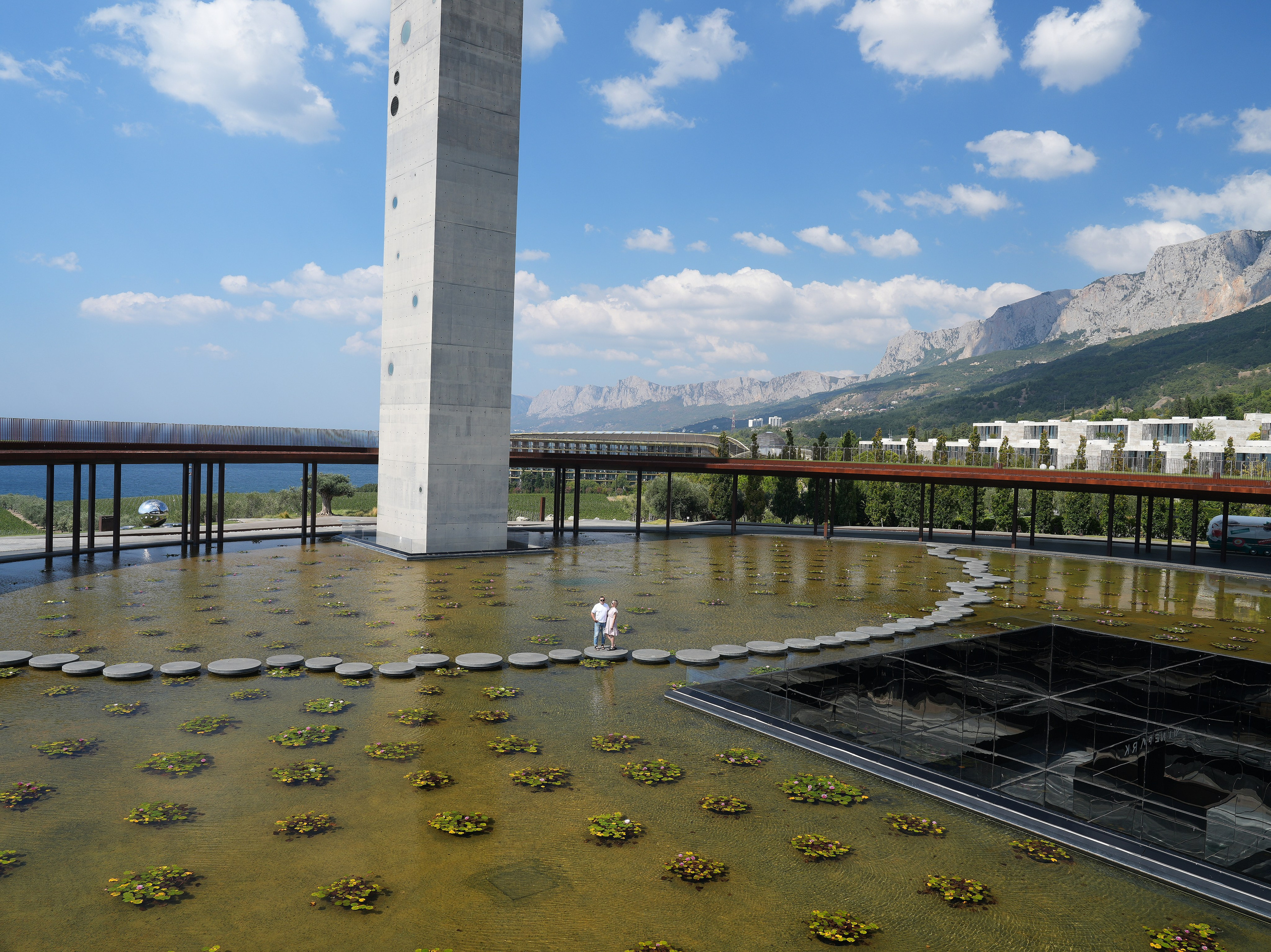 Семейная прогулка 4 человека. Свадебный фотограф Виктория Роса