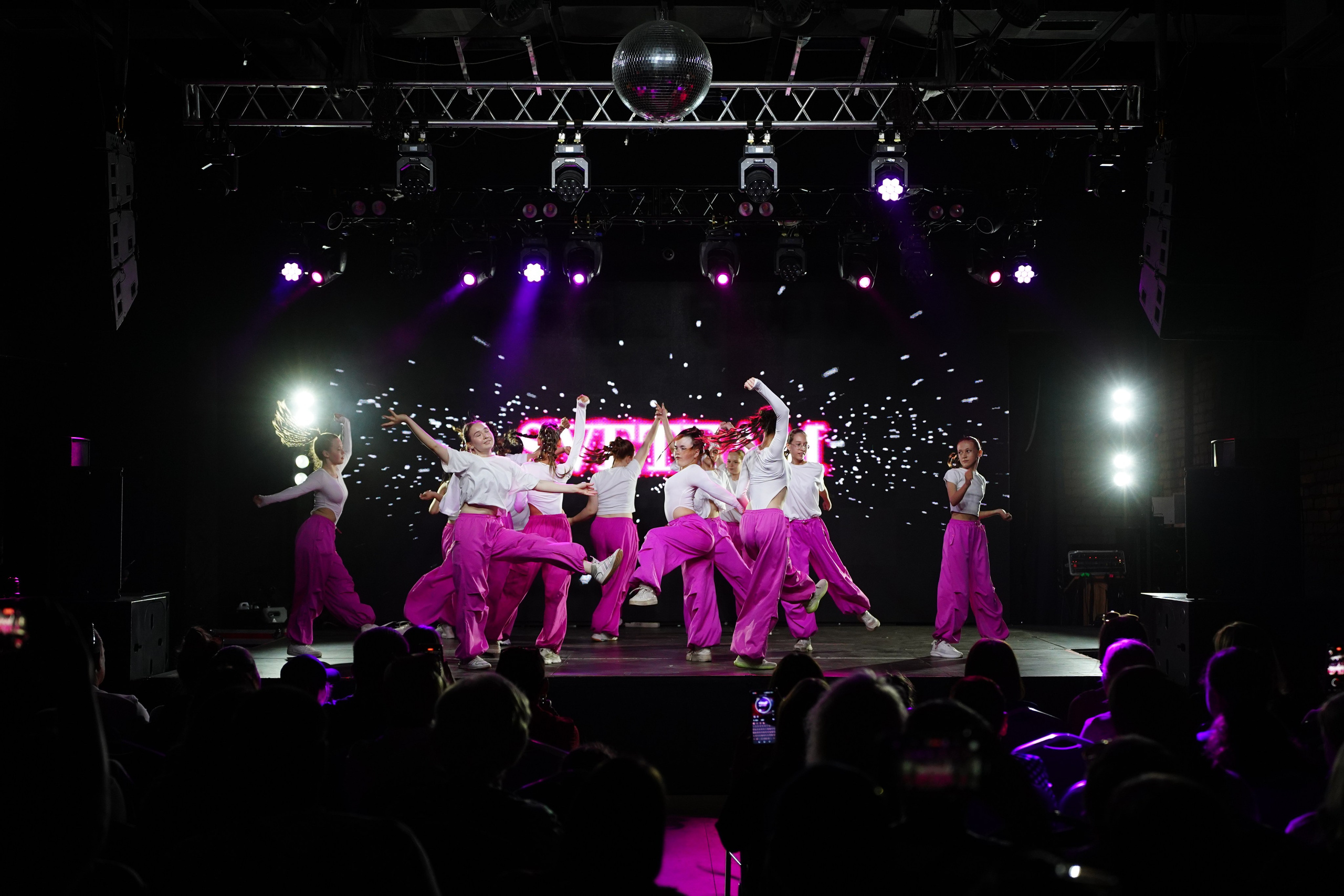 Отчетный концерт «Azali Dance». Pupov.png