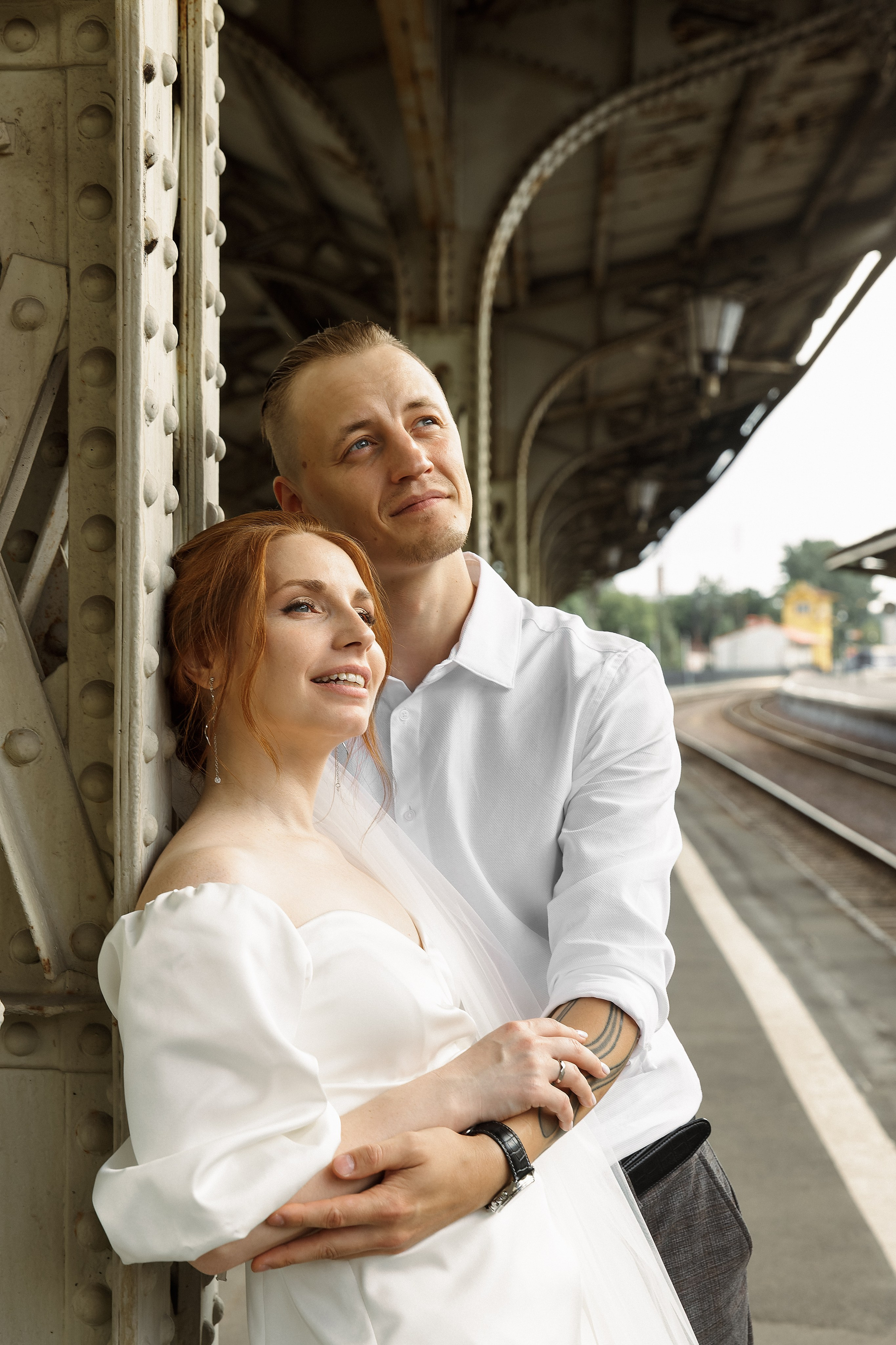 Кристина и Артем — свадебная съемка на Витебском вокзале. Свадебный и портретный фотограф в Санкт-Петербурге Анна Демьянова