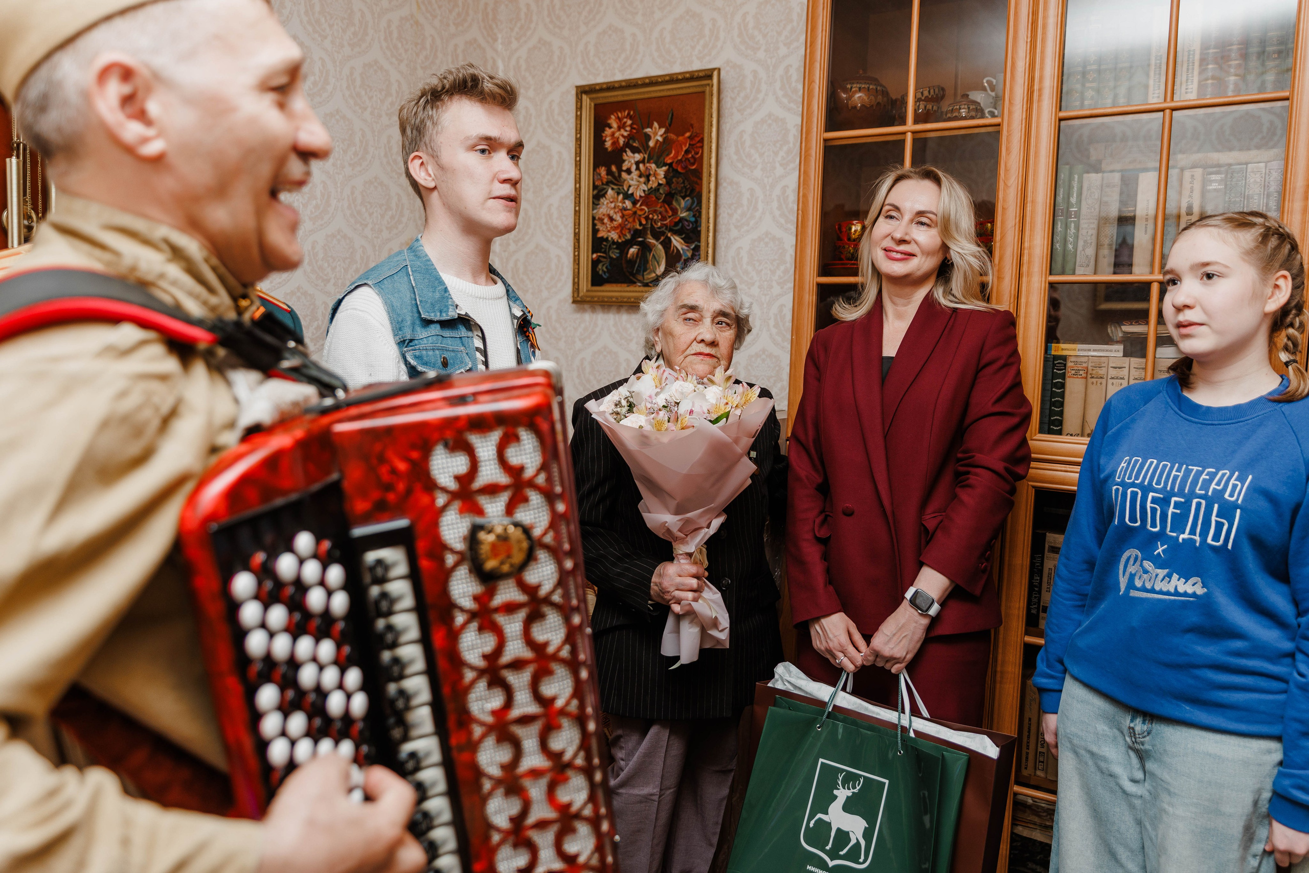 ПОЗДРАВЛЕНИЕ ВЕТЕРАНОВ ВЕЛИКОЙ ОТЕЧЕСТВЕННОЙ ВОЙНЫ. РЕПОРТАЖНЫЙ ФОТОГРАФ НИЖНИЙ НОВГОРОД Игнатьева Виктория
