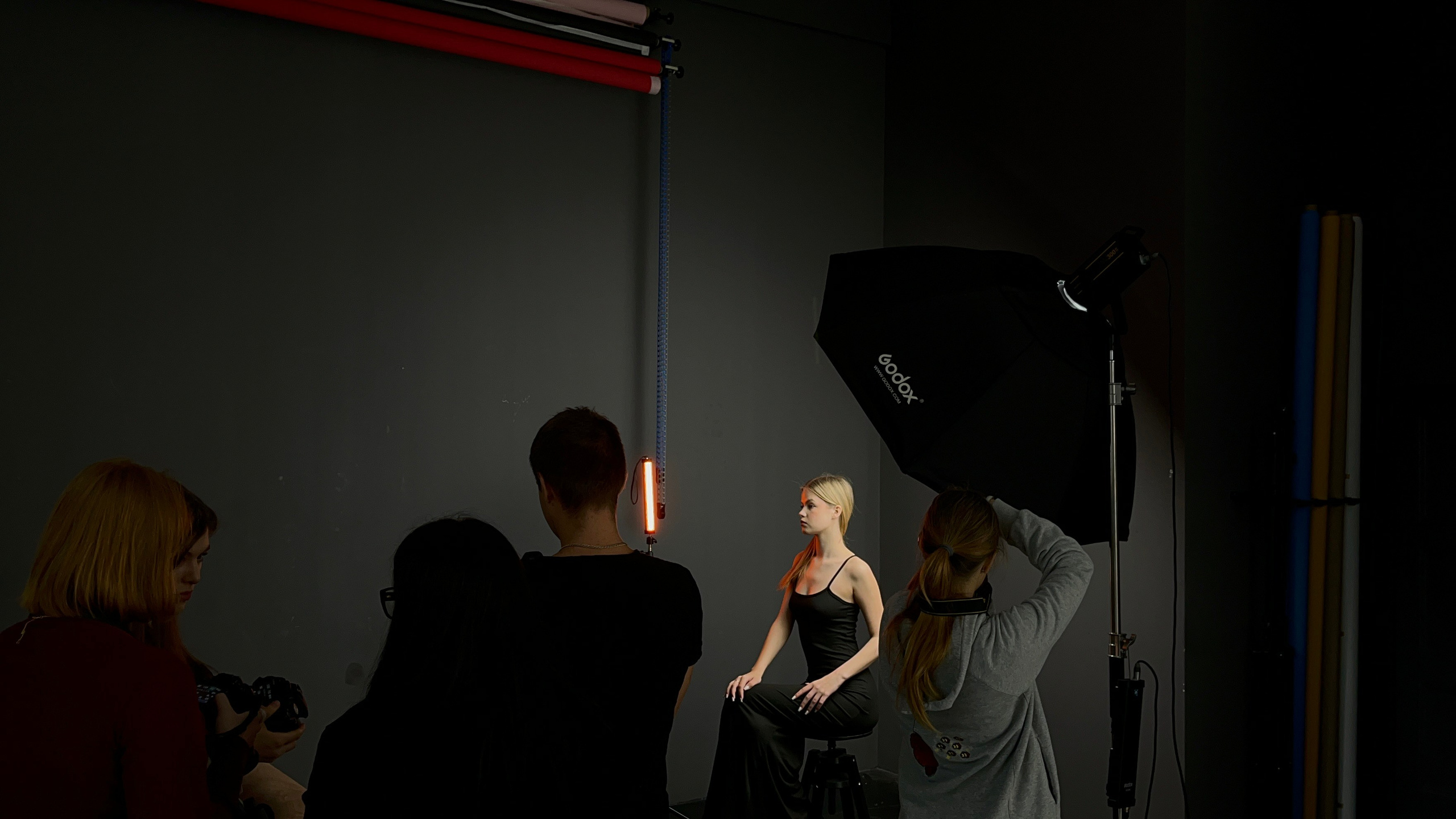 Фото бэкстейдж съёмок и занятий — как проходят наши уроки в Фотошколе Lectory 4.06. Фотошкола Екатеринбург Lectory 4.06