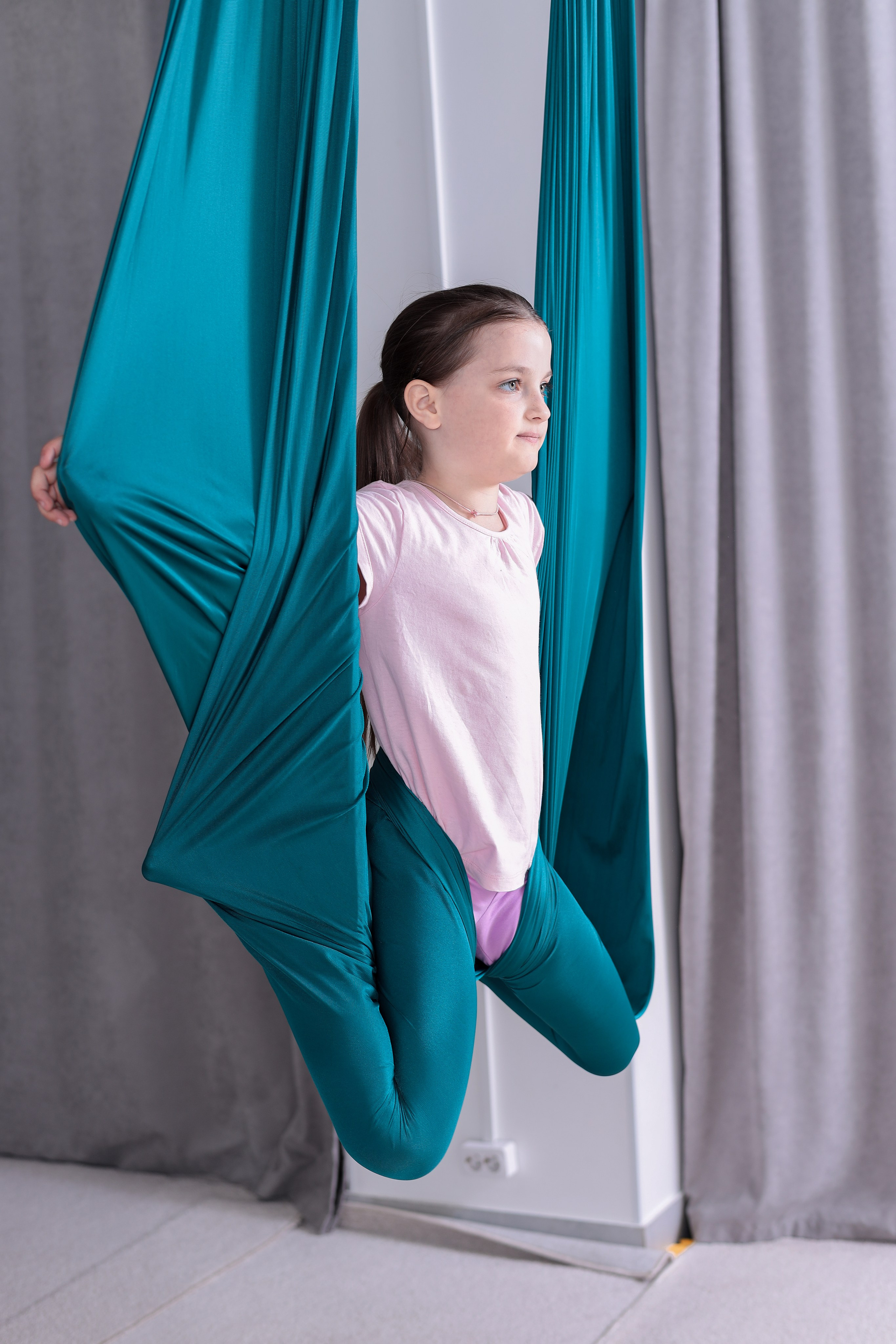 Детская аэройога. Фотограф Надршина Лилия