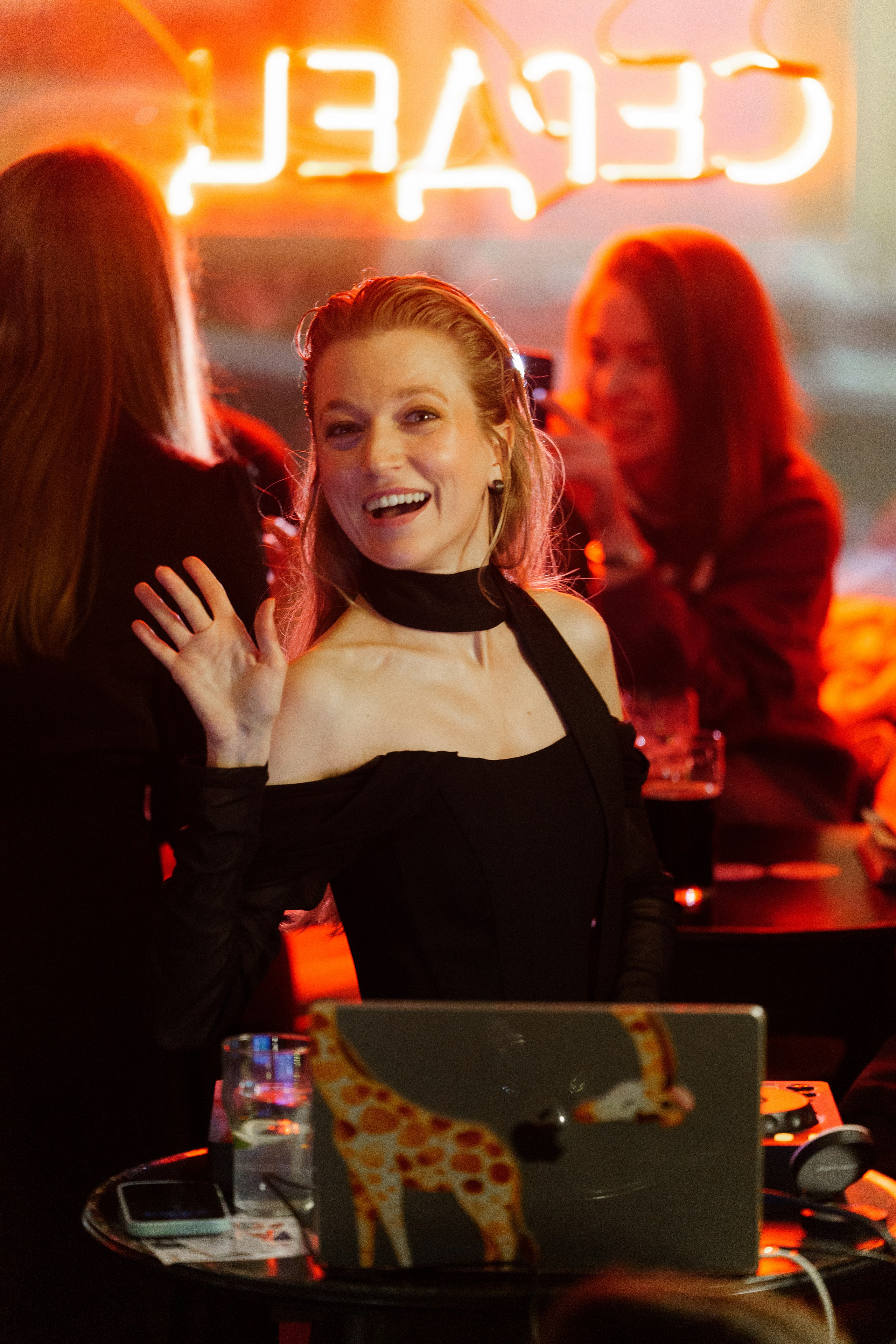 День святого Валентина в Баре разбитых сердец. Концертный и репортажный фотограф в Санкт-Петербурге Слава Пахомов