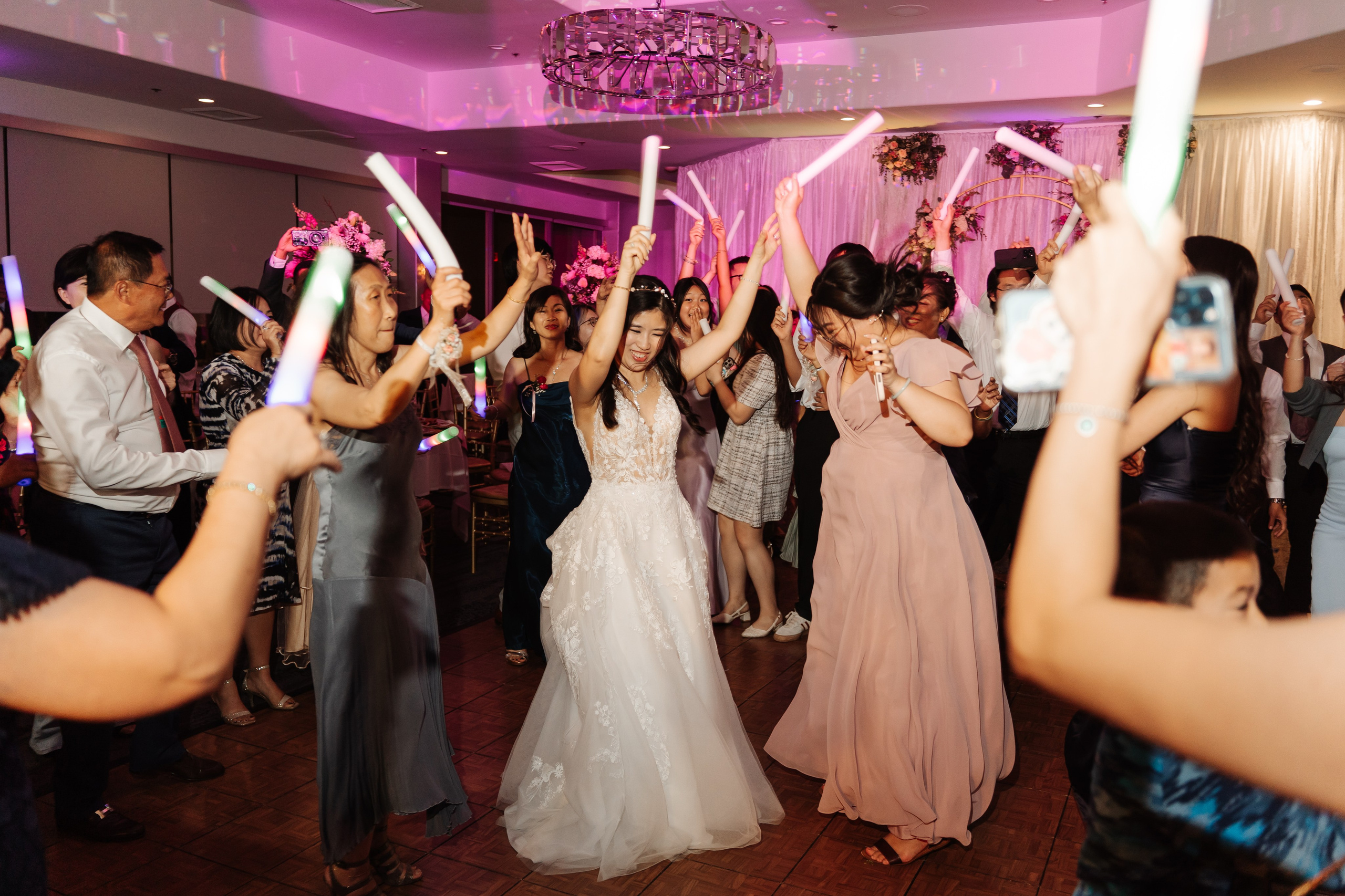 2025-08-16_AndreaChristopher. Ретушер Зенькевич Света