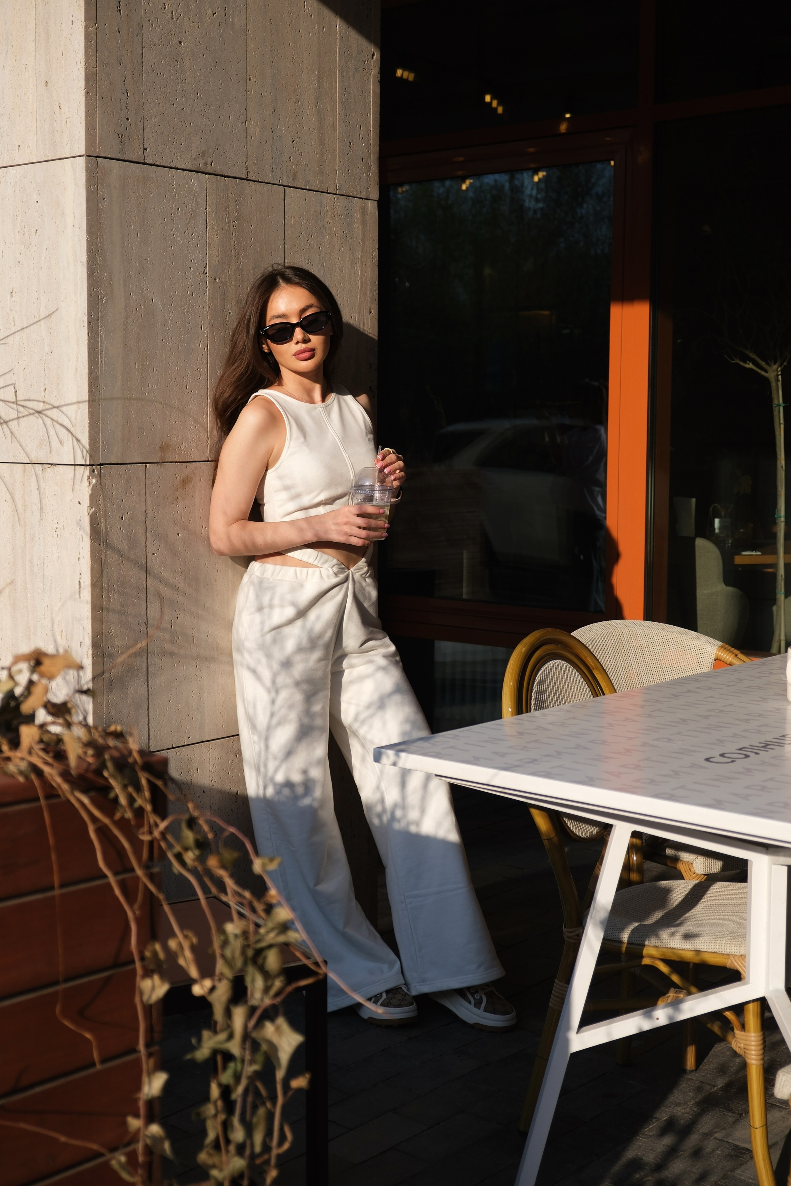 В кафе. Фотограф на камеру и мобильная съемка в Казани Лидия