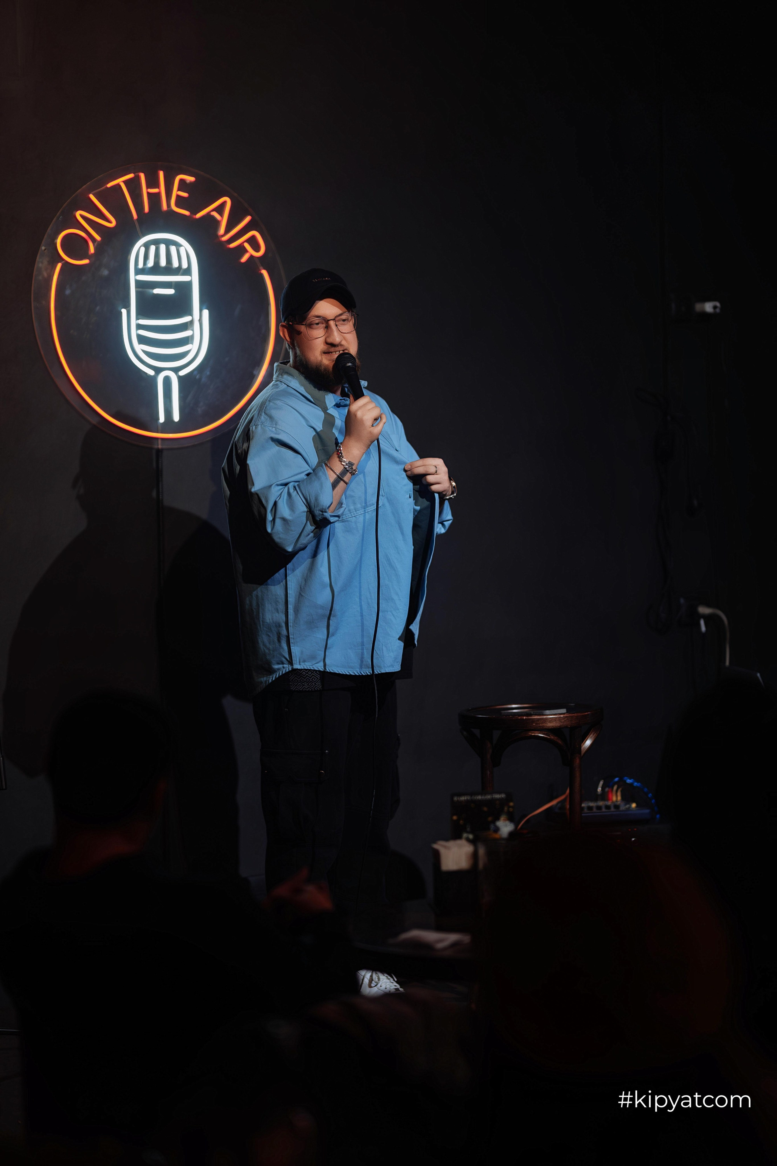 Сольный стендап концерт Александра Меркуль