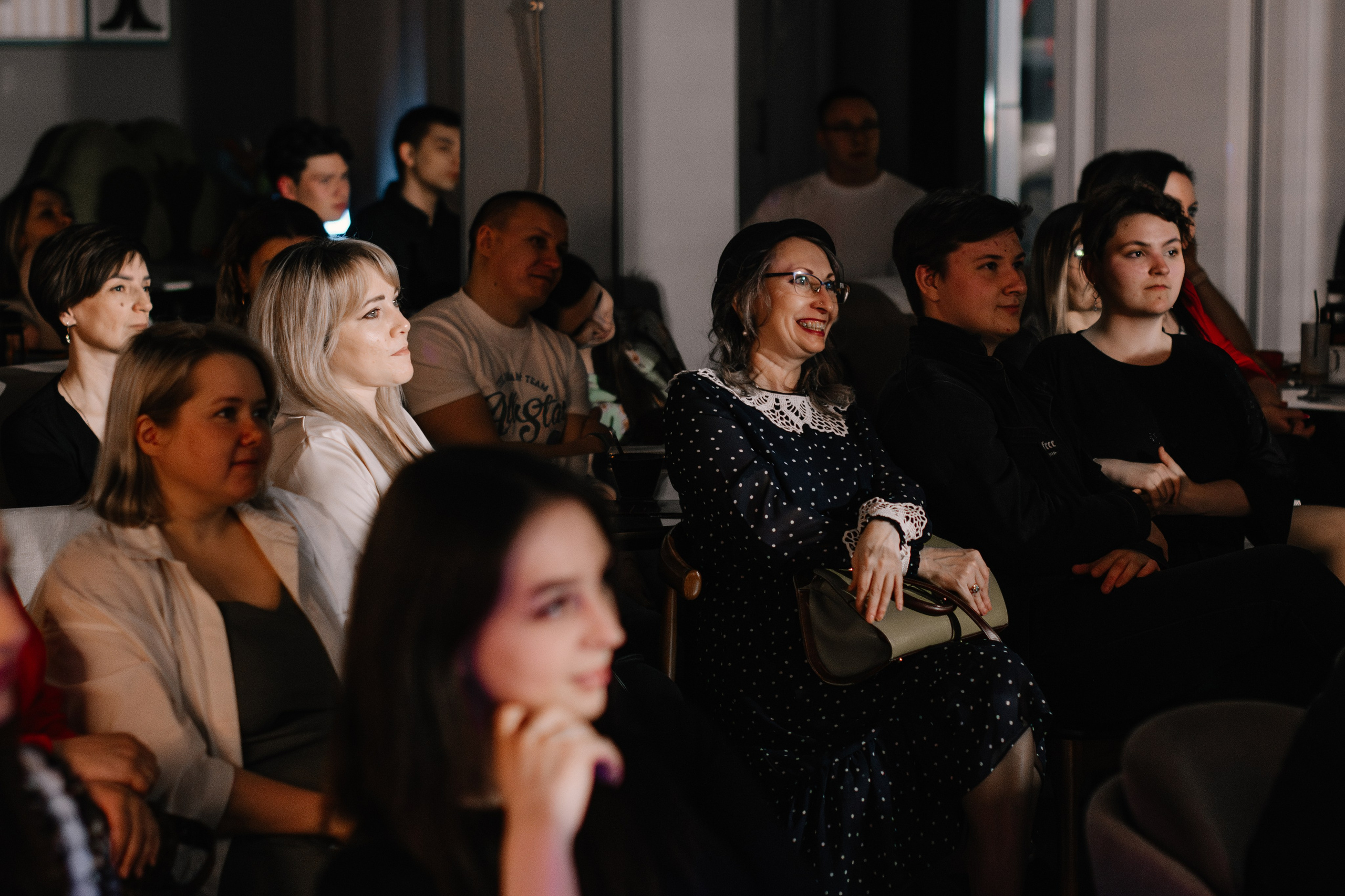 StandUp с Наташей Красновой. 1 апреля в Sketch. Фотограф в Челябинске Любовь Денисенко