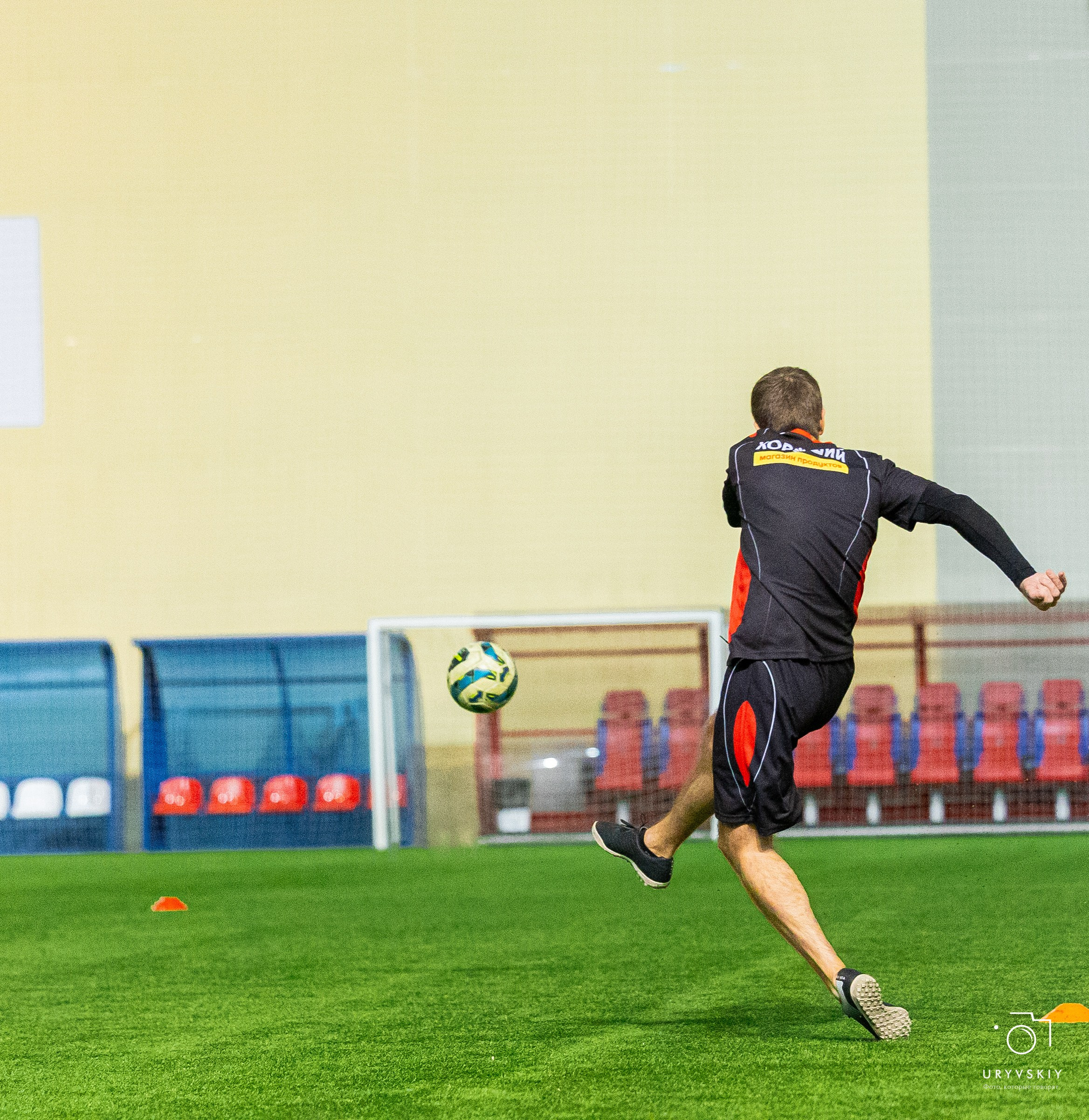 Командор футбол 29.11.2025. Игорь Урывский. Фотограф Красноярск