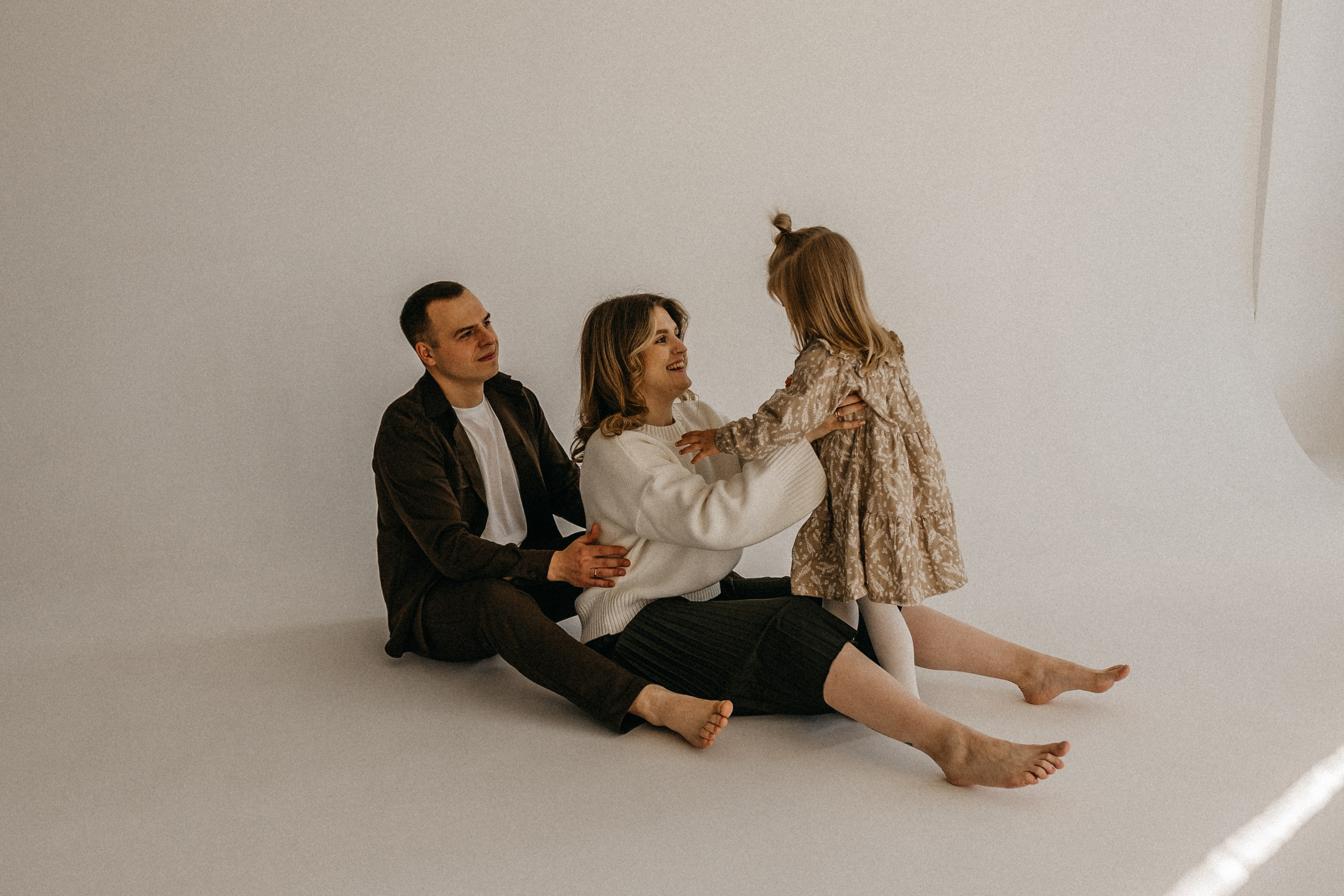 Евгения, Василиса и Михаил. Гаврилова Настя семейный фотограф lifestyle в Москве