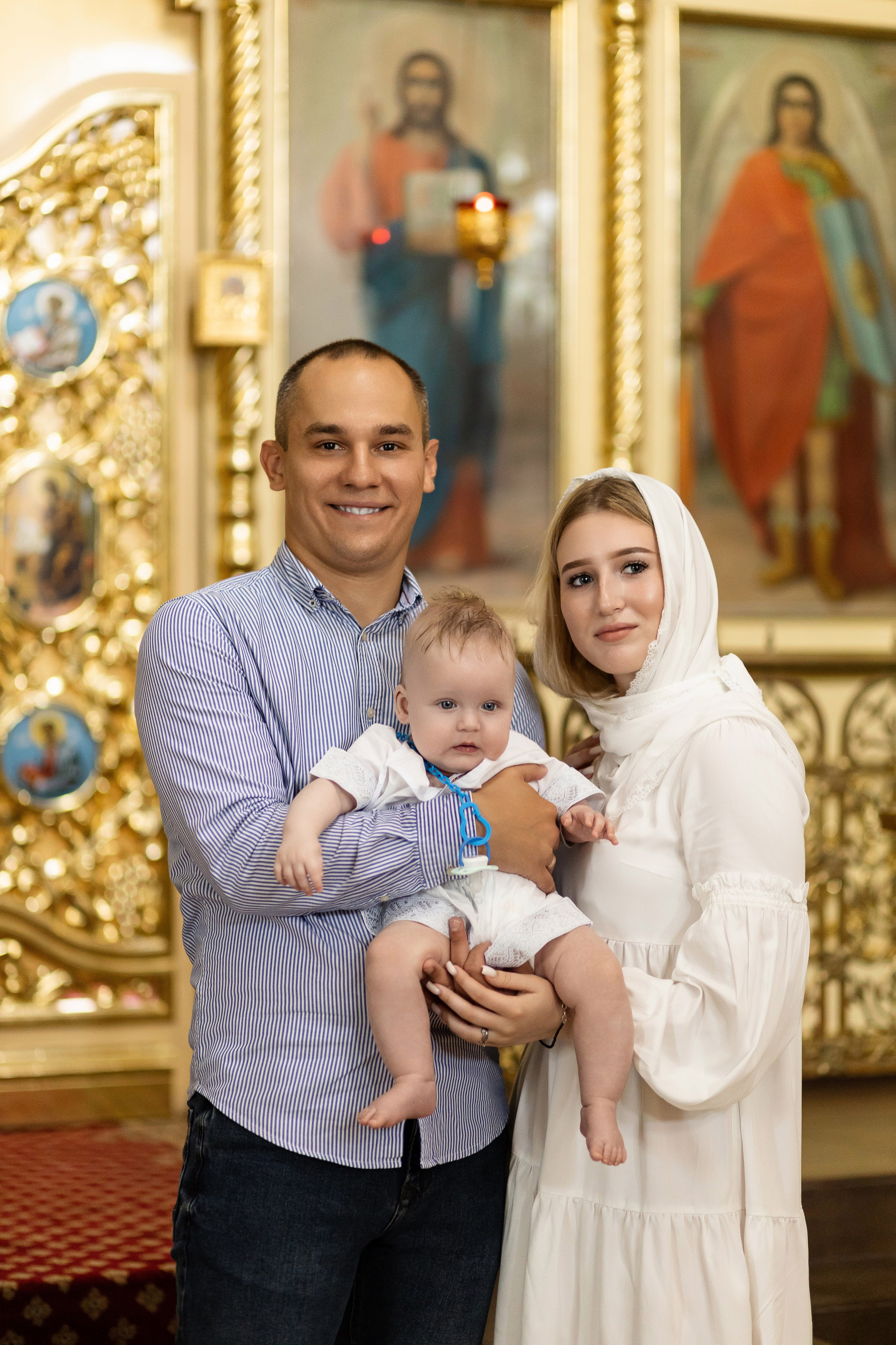 Таинство крещения Романа в Церкви Георгия Победоносца. Анастасия Безуглова- свадебный фотограф в Таганроге