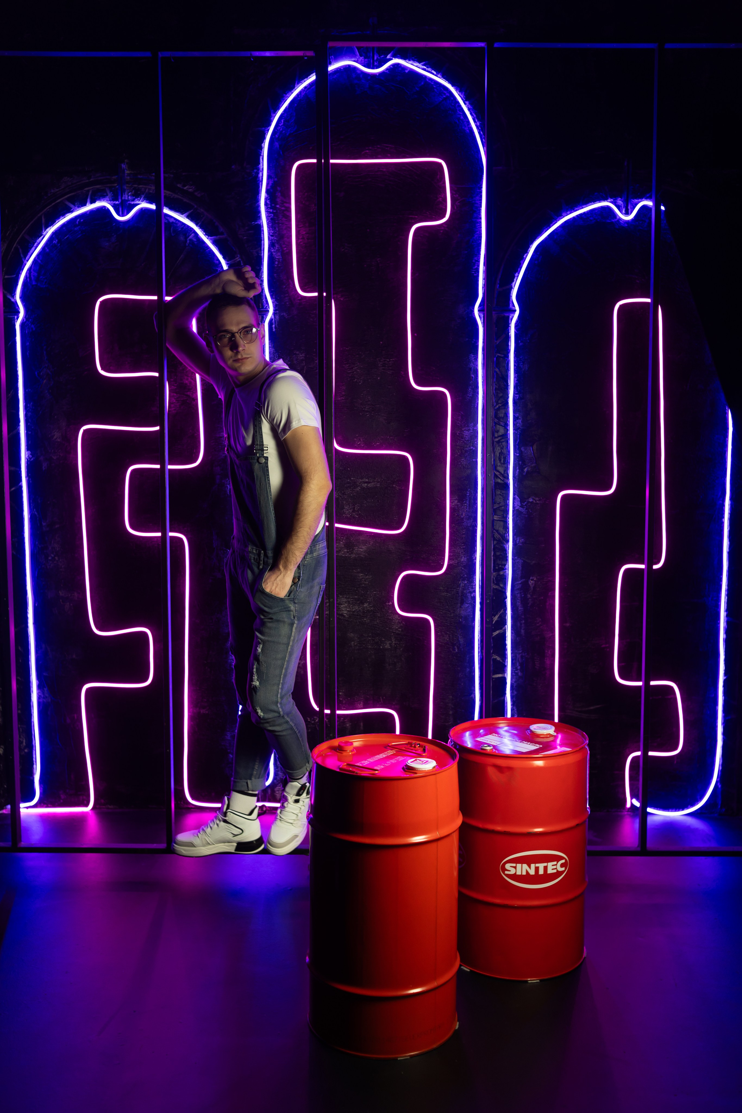 Евгений. Неон. Фотограф Регина Крикунова г. Красноярск