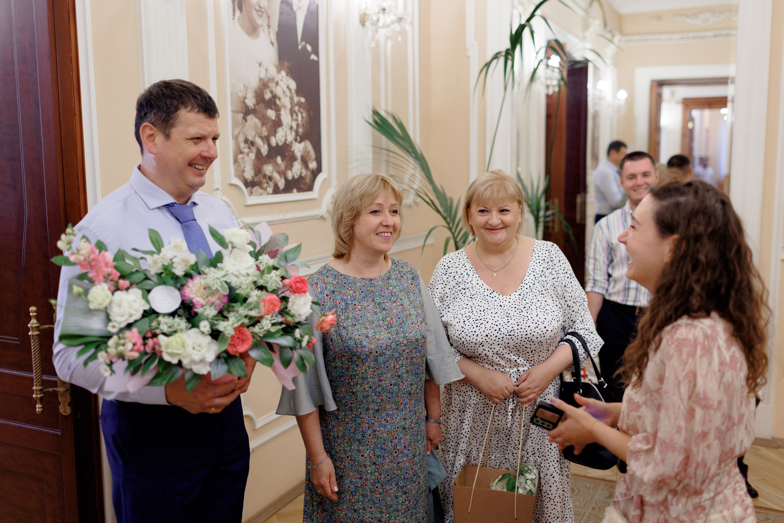 Оля + Антон. Вова Петров