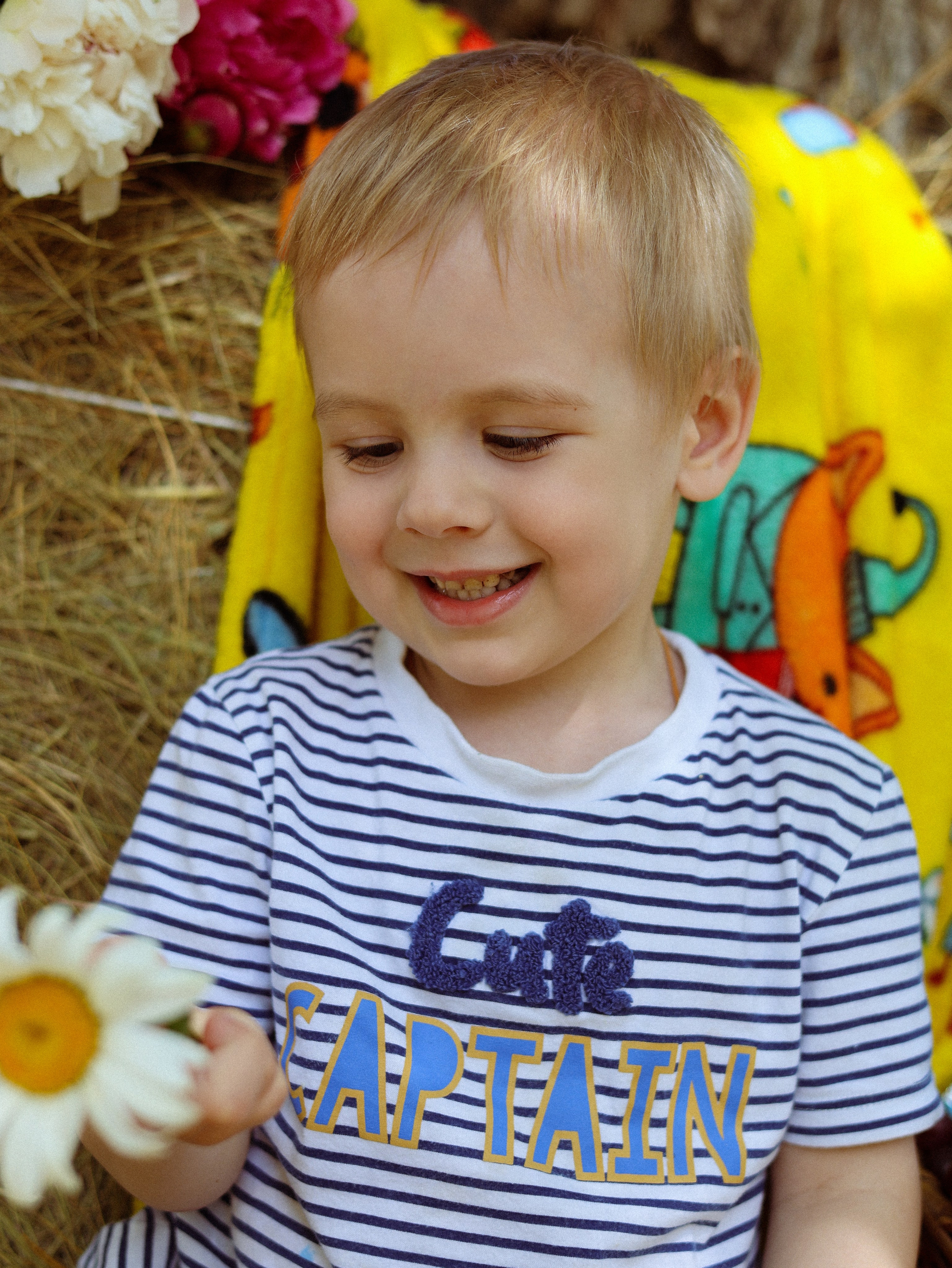 Тематическая летняя съемка в детском саду. Мания, портретный фотограф в городе Оренбург