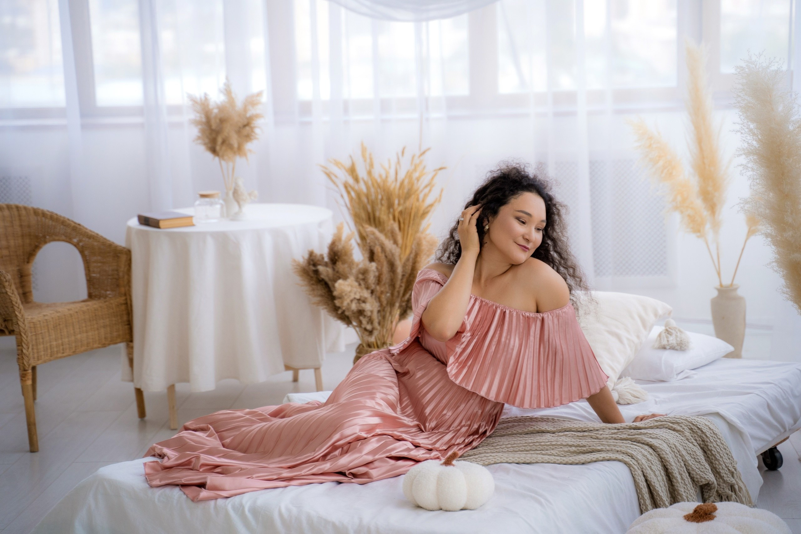 Платья для девушек размер 40-46. Фотостудия Малина в городе Улан-Удэ. Фотограф Ирина Жарникова