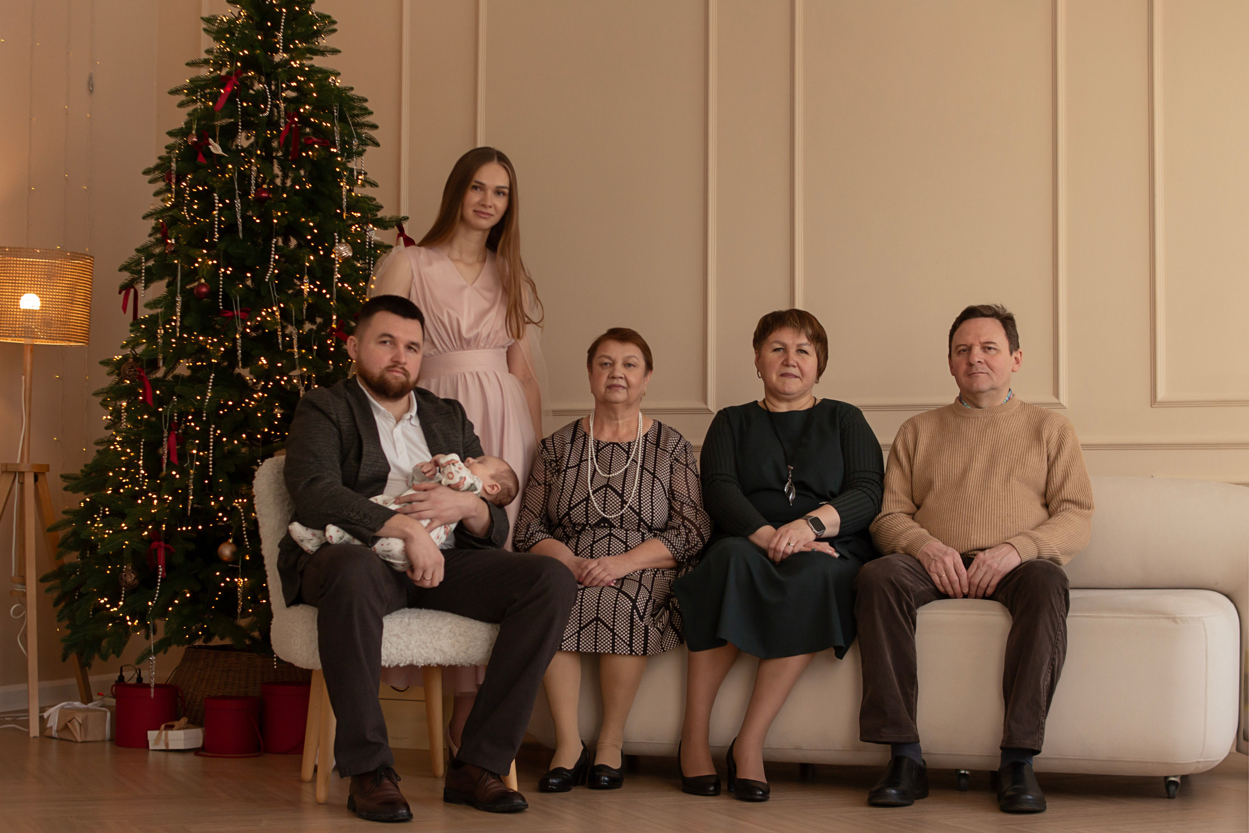 Юлия и ее большая семья. Тютина Оля фотограф-ретушер Екатеринбург