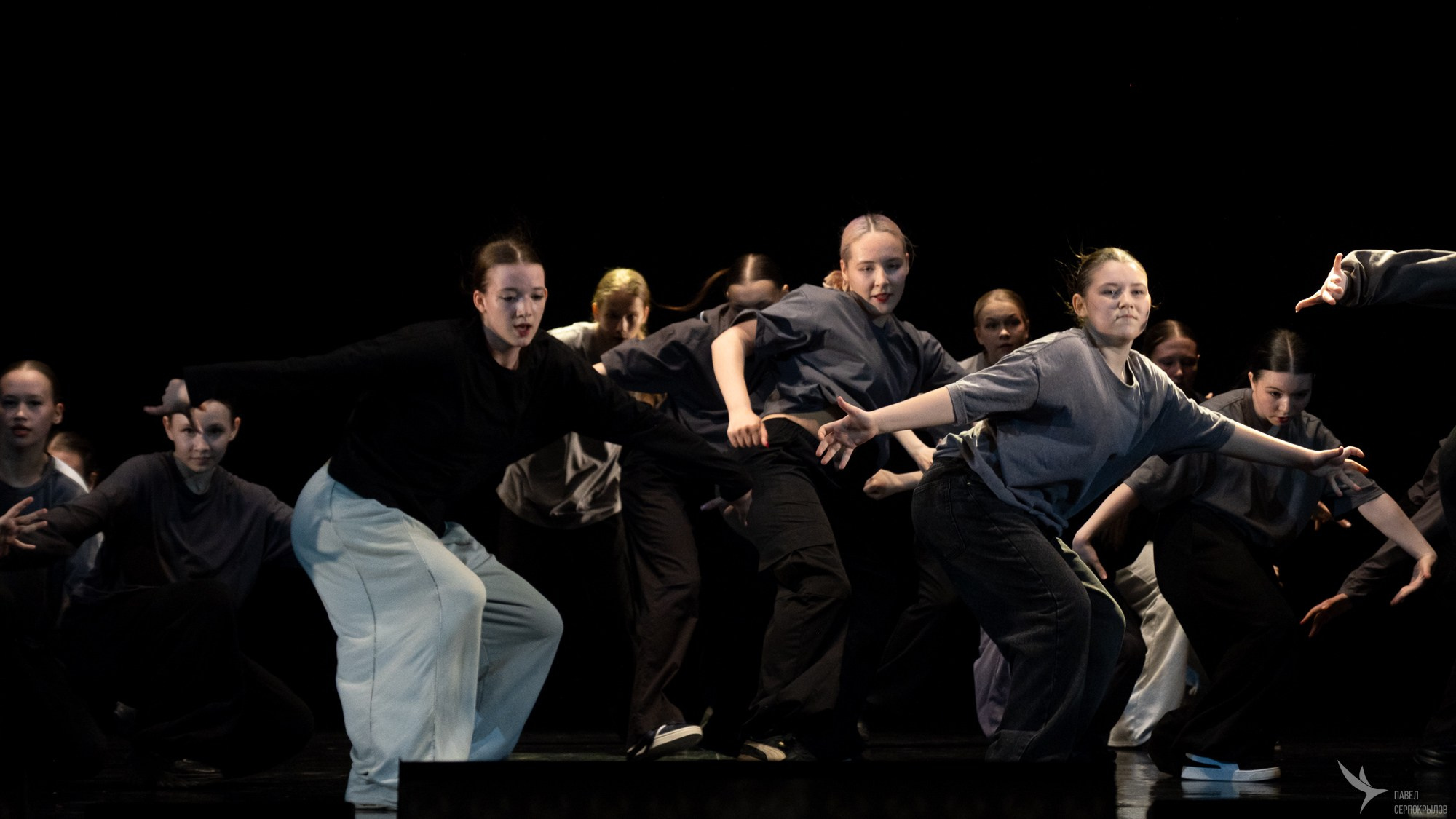 Концерт народного хореографического коллектива «Виктория». Репортажный фотограф в Казани Павел Серпокрылов