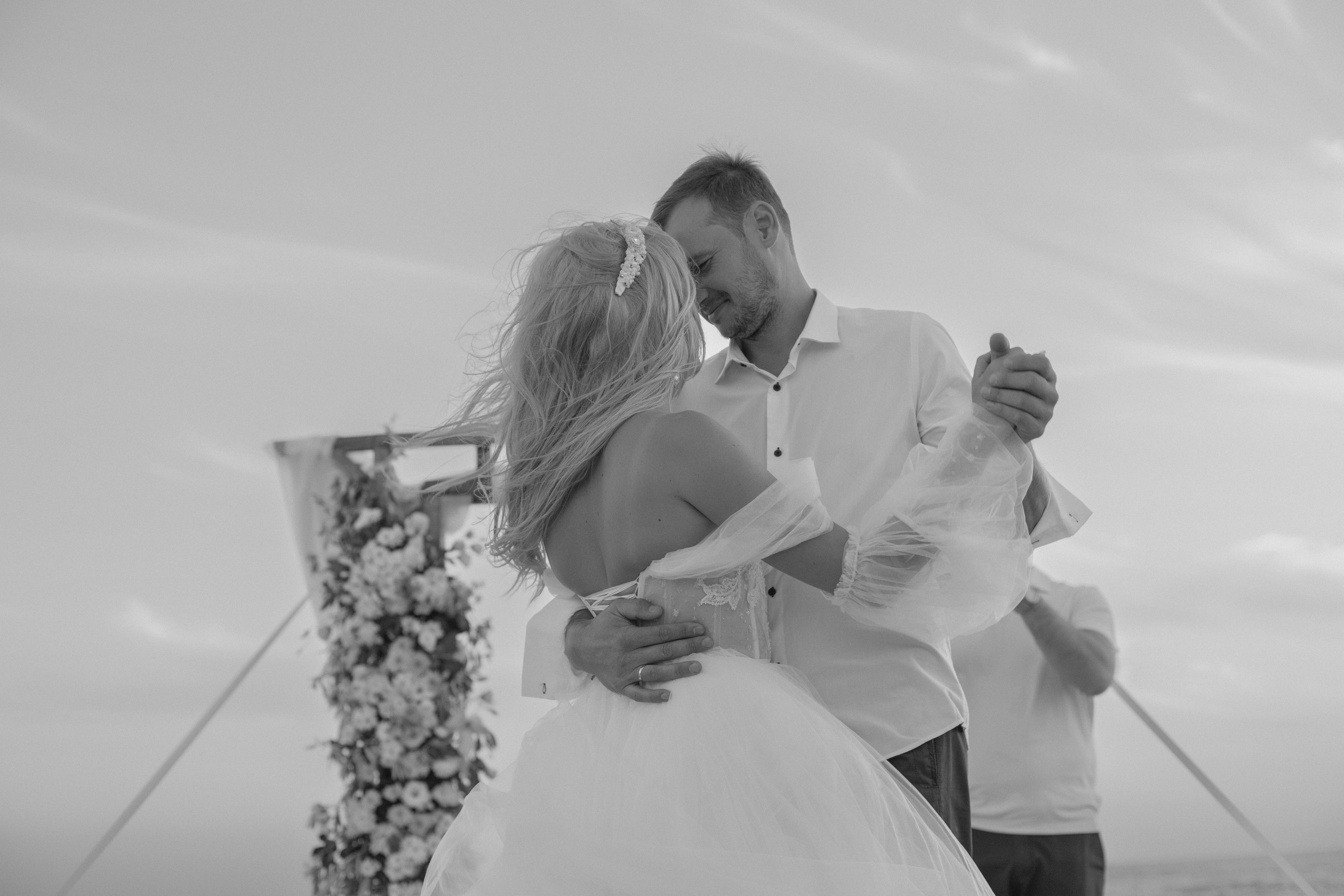 «Начало любви на побережье Поповки: история свадьбы, застывшая в кадре». Свадебный фотограф Мироманов Николай в Крыму