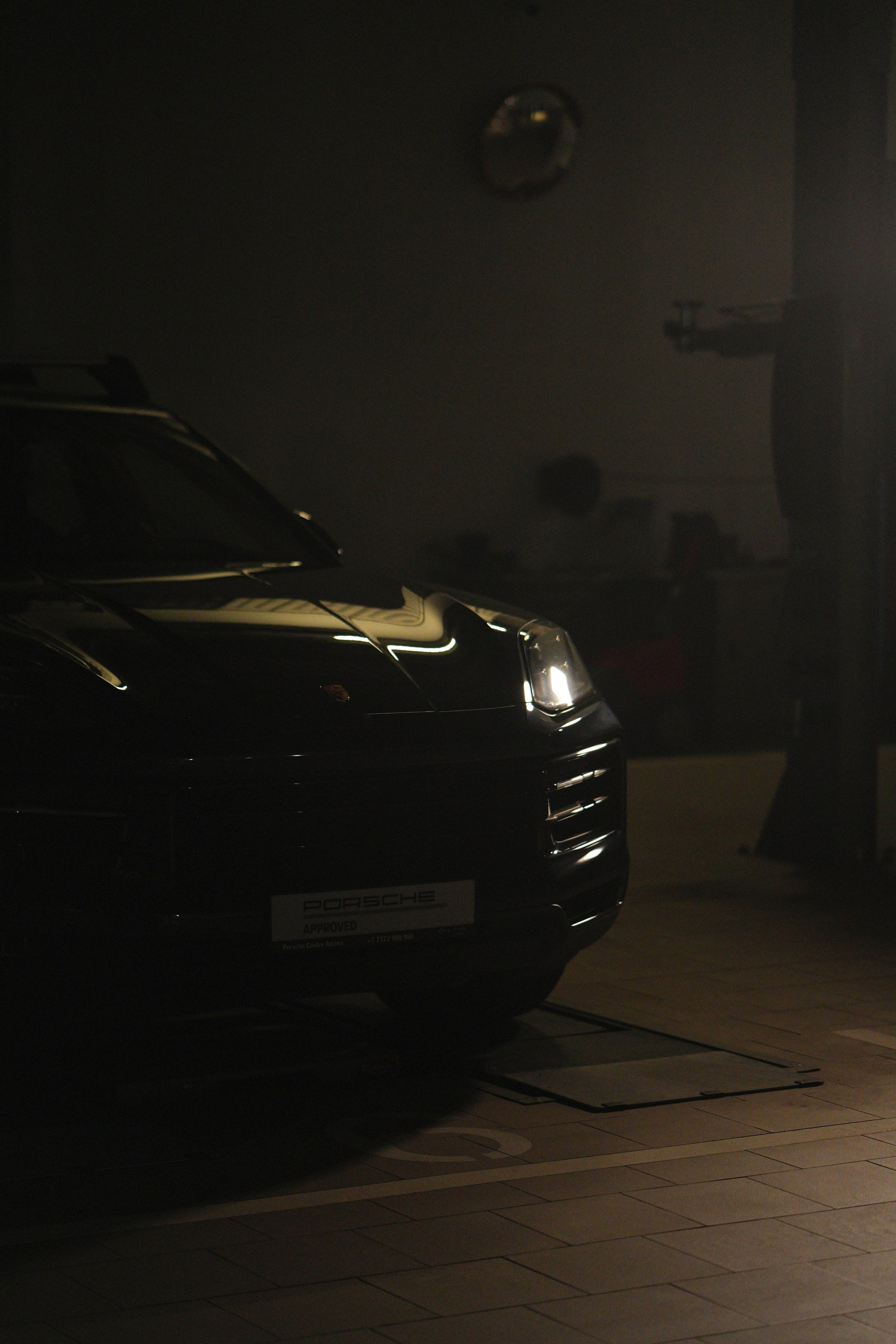 «Night in Salon» Porshe автосалон. Фотограф в Актобе Алексей Вагин