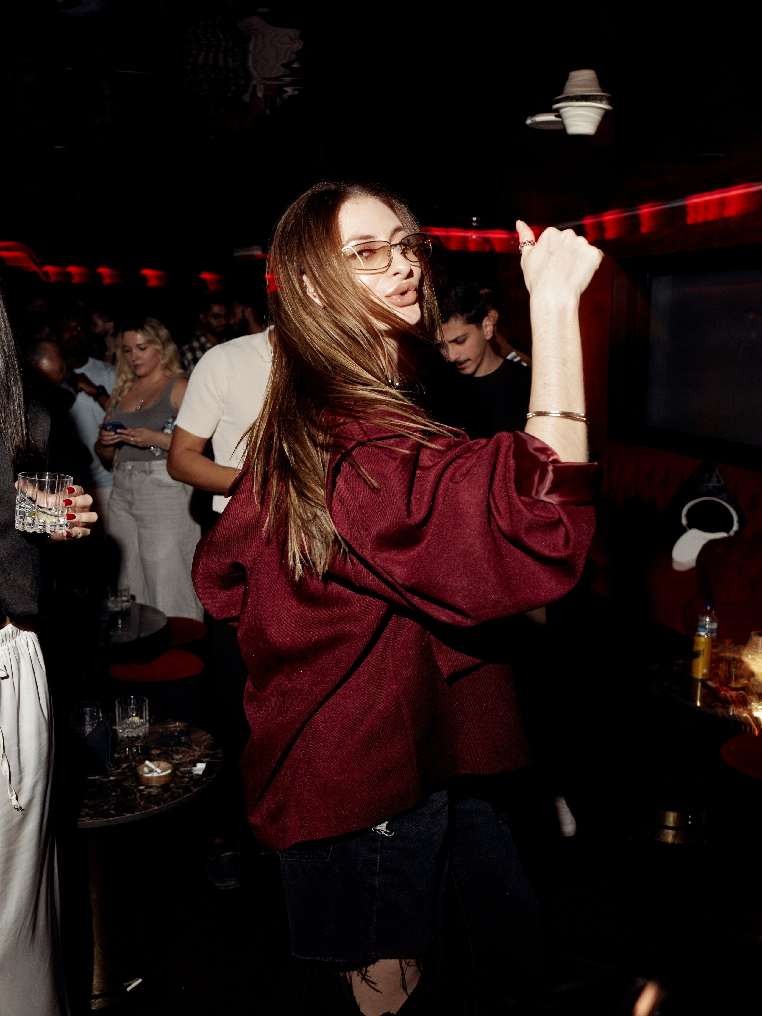 CLUB. NOIZOMAX Художественный фотограф в Дубай