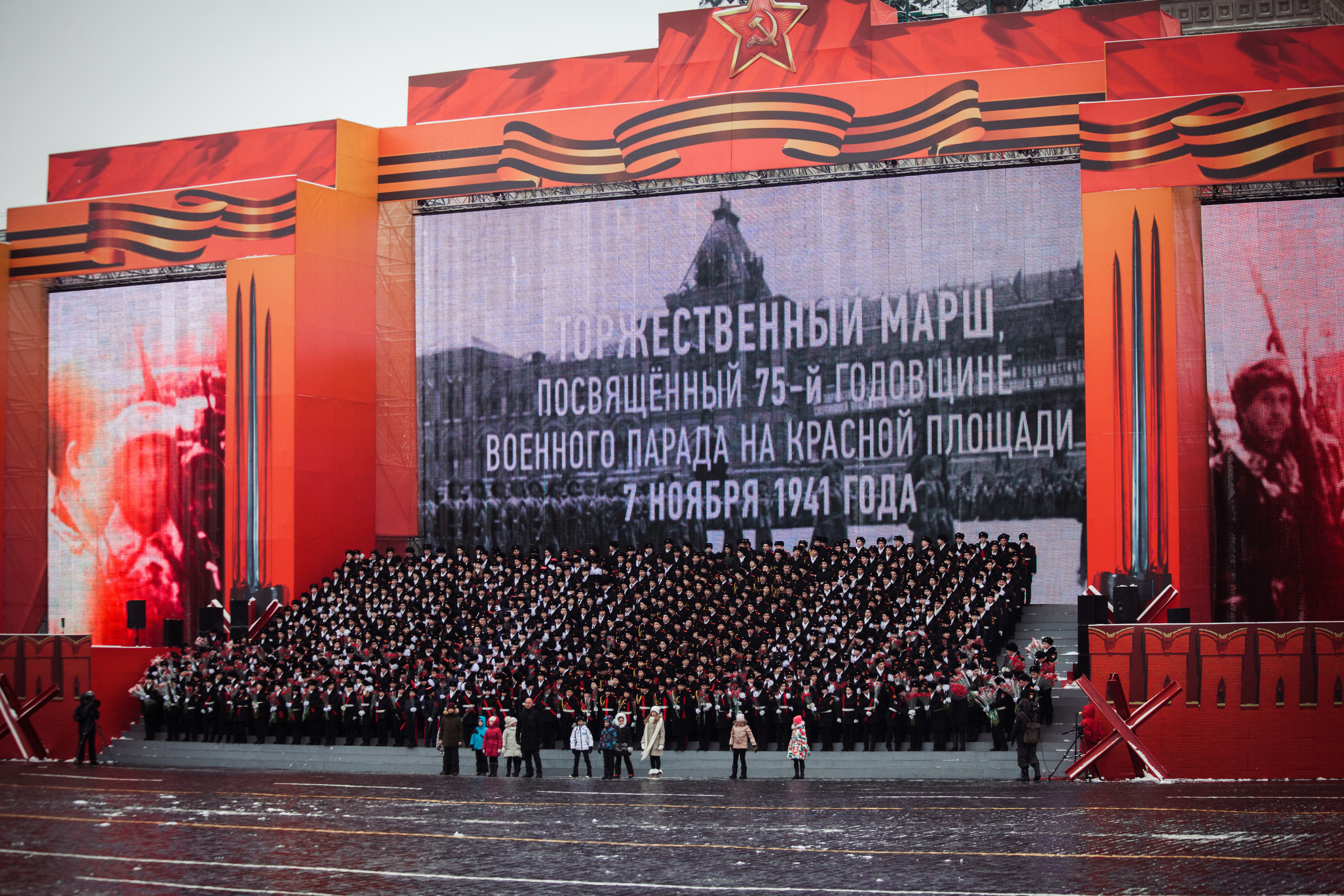 Марш на Красной площади. Фотограф Дмитрий Тур — профессиональная фотосъемка мероприятий и портретов в Москве и Московской области