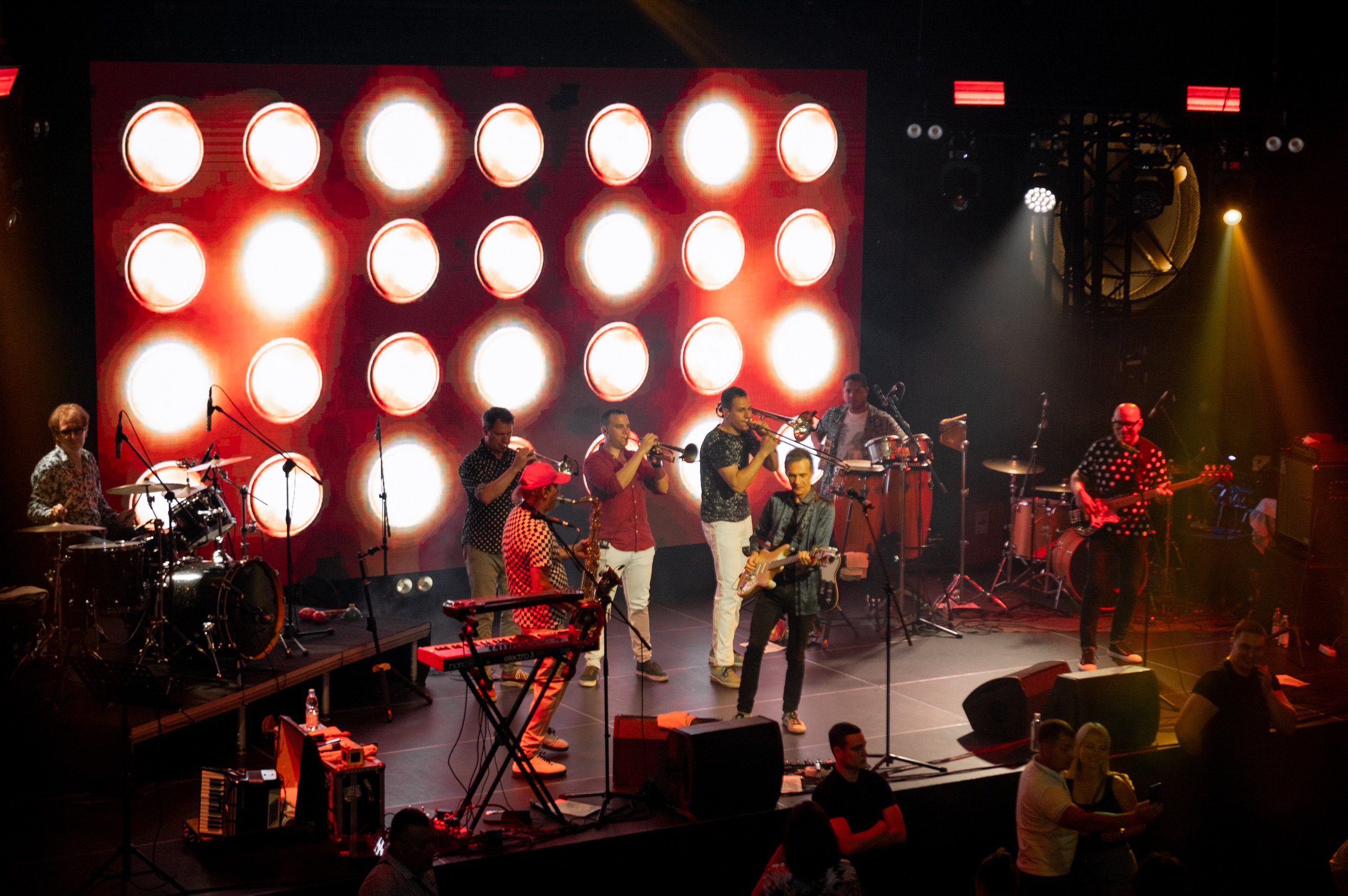 20 лет Дятьково мебель. Свадебный, семейный и репортажный фотограф. Брянск. Эльвира Голенкова
