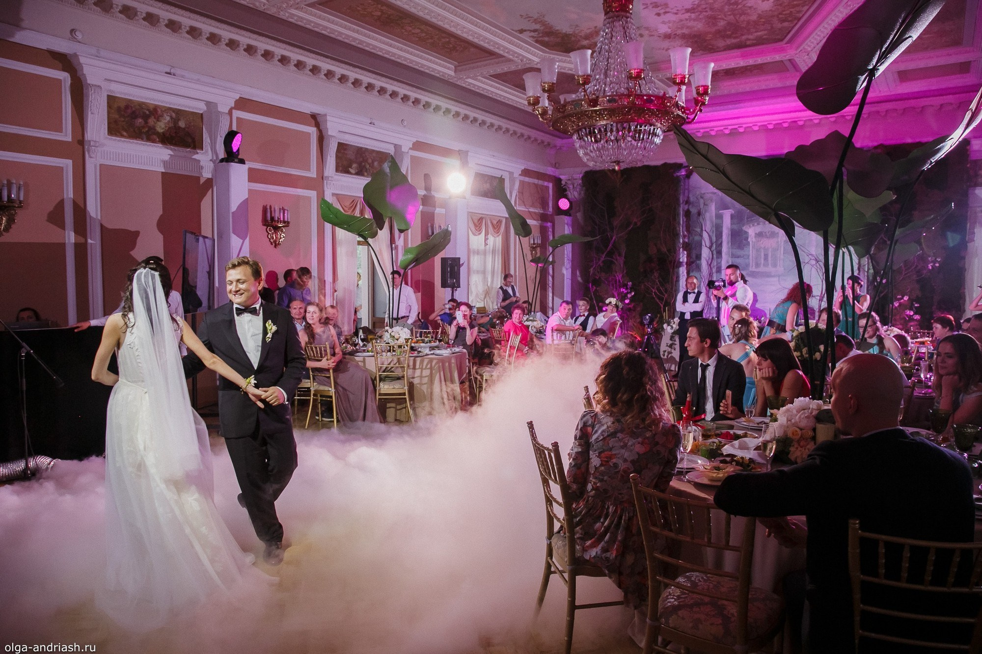 Вечерняя выездная регистрация. Семейный, портретный и свадебный фотограф в Санкт-Петербурге и Москве