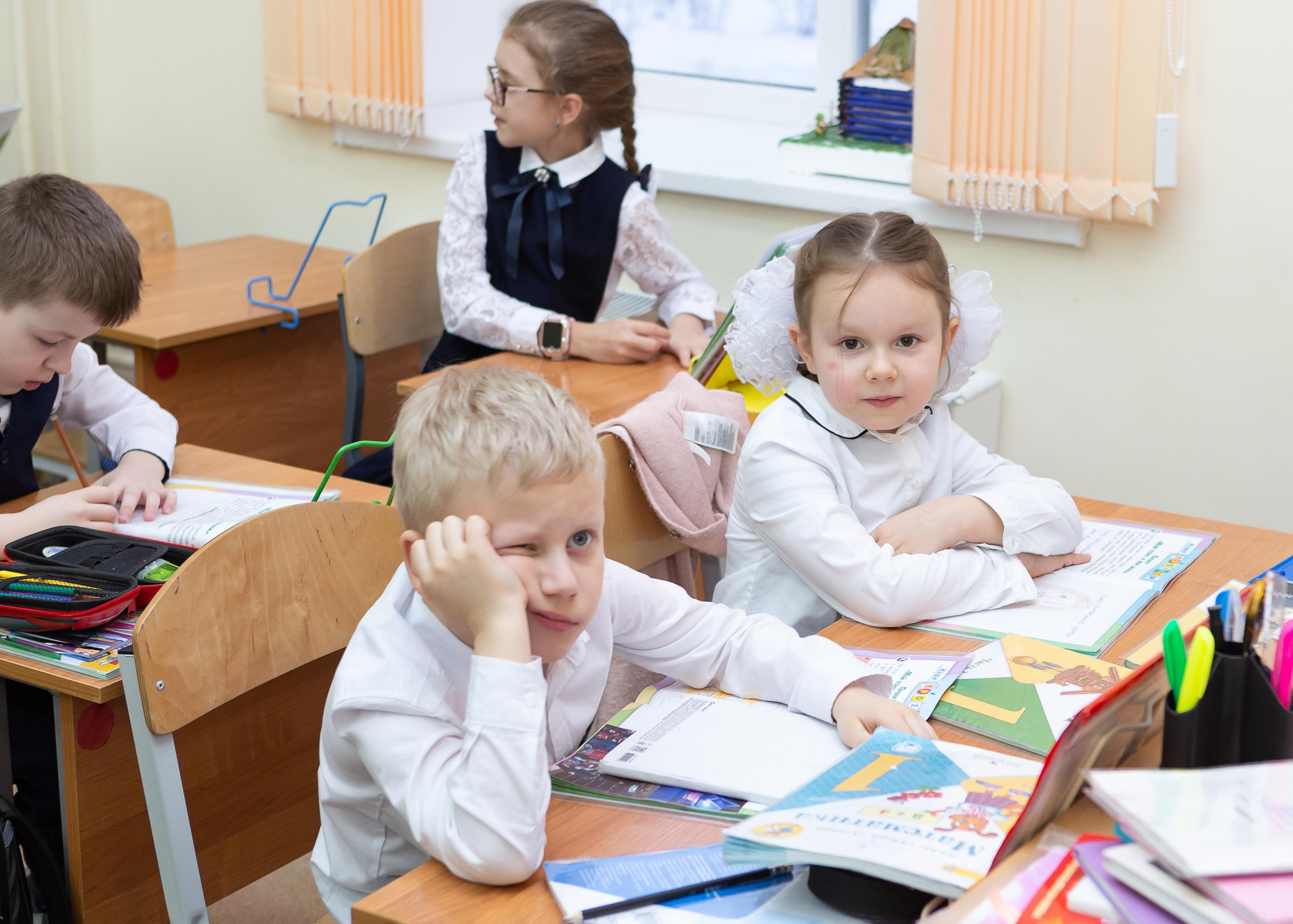 Гимназия № 7, г. Подольск. Выпускные альбомы и школьный фотограф в Подольске, Троицке, Щербинке, Москве и Московской области