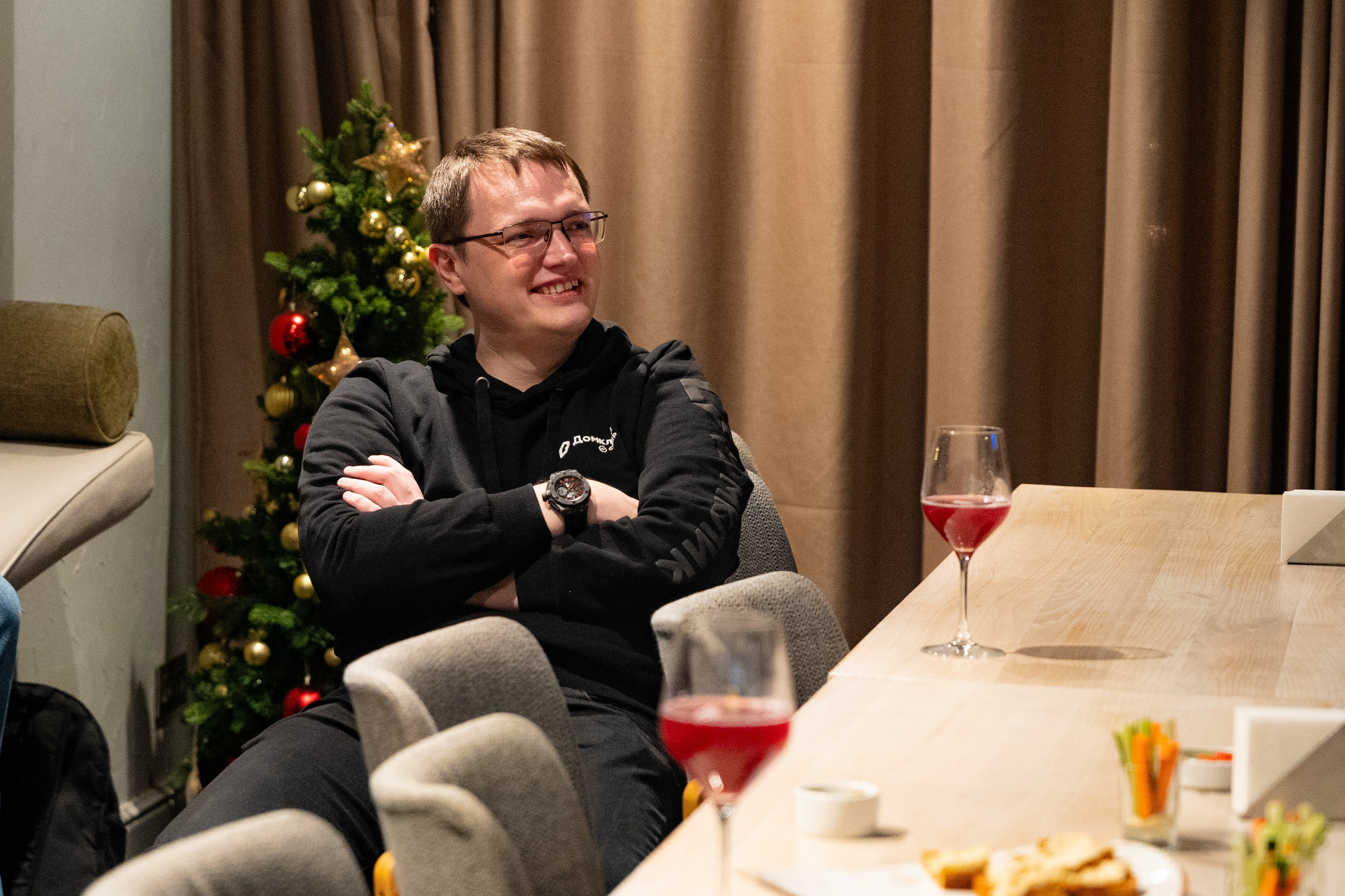 NOVIKOV SCHOOL — Умами зал. Фотограф Никита Комаров