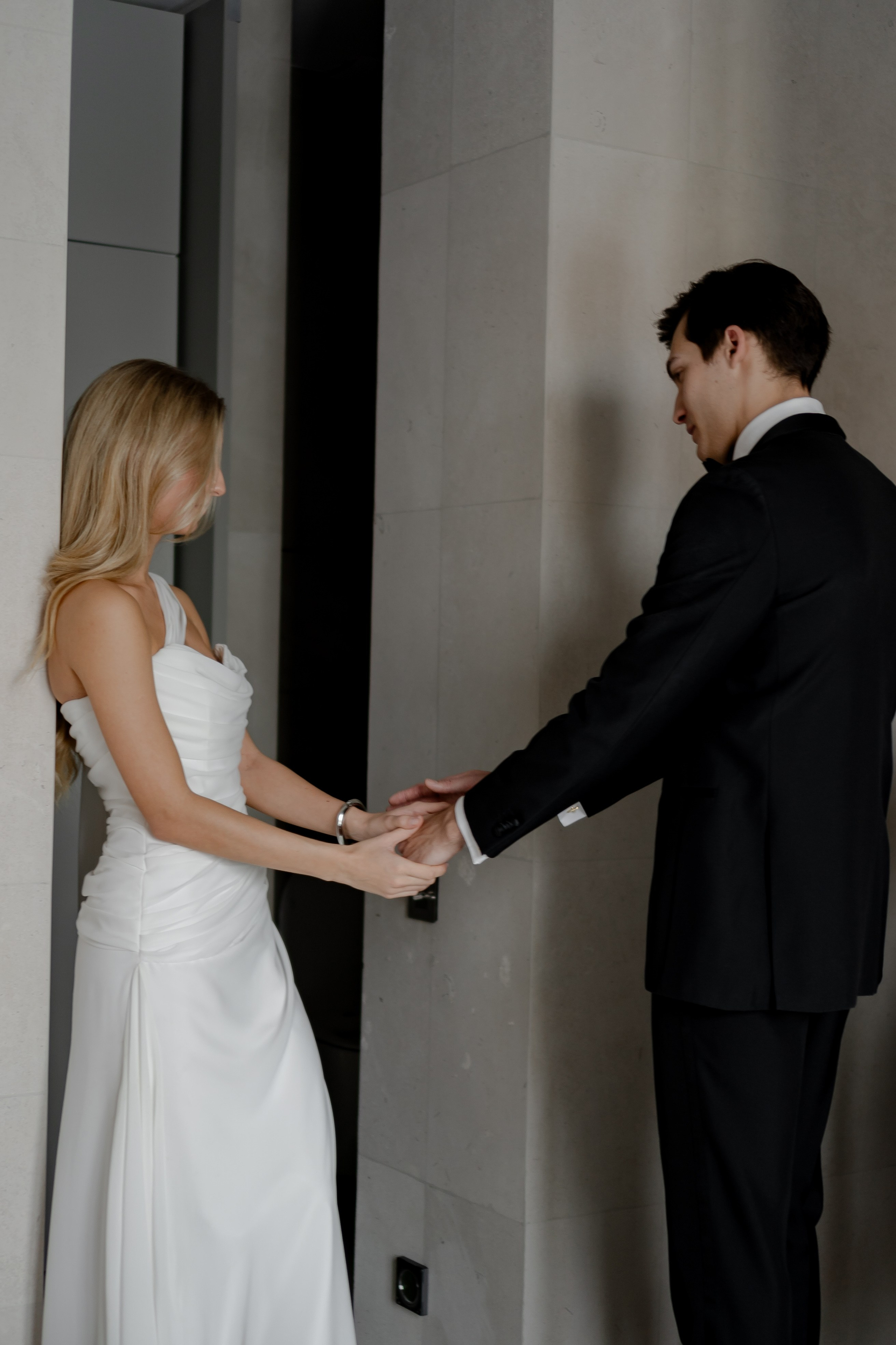 ЭЛЕГАНТНАЯ СВАДБЕНАЯ СЬЕМКА ЖЕНИХА И НЕВЕСТЫ В ДОРОГОМ ОТЕЛЕ САНКТ-ПЕТЕРБУРГА. Профессиональный фотограф, Санкт-Петербург — Виктория Богомолова