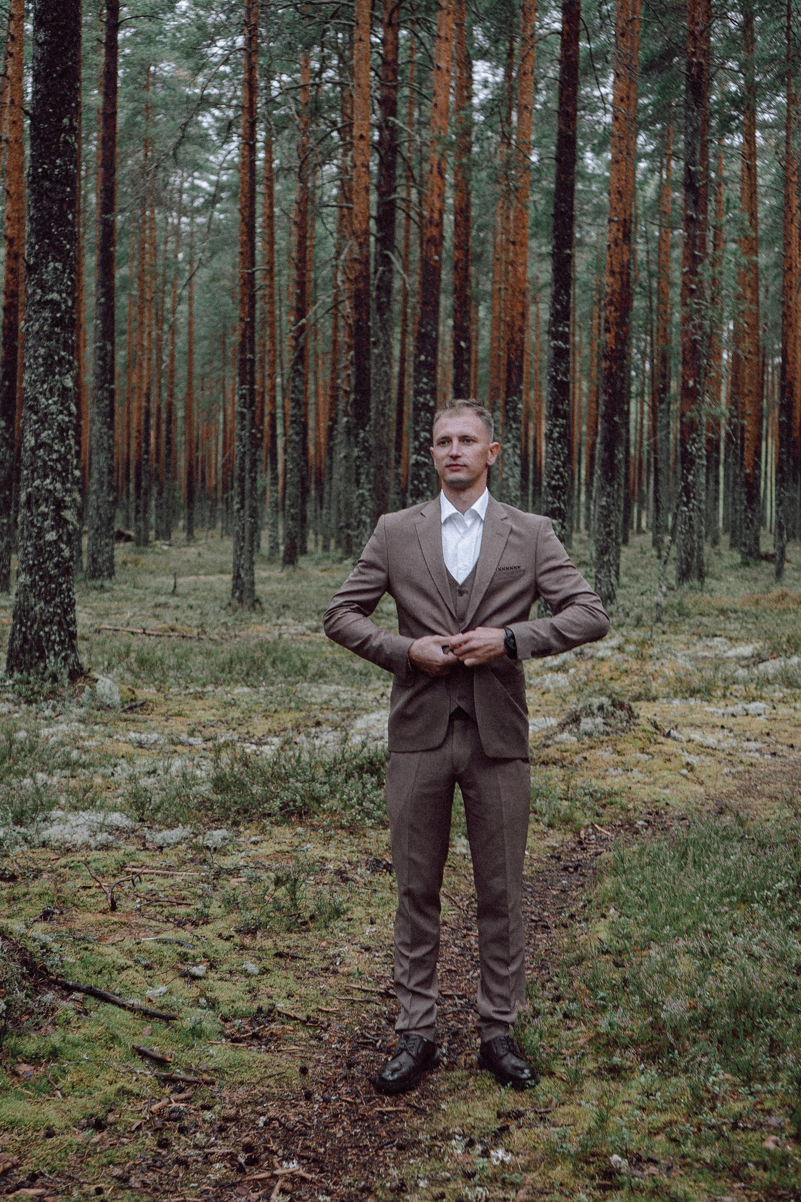 СВАДЕБНАЯ ФОТОСЕССИИЯ ПАРЫ В ГОРОДЕ ПРИОЗЕРСК В СОСНОВОМ ЛЕСУ И С ПИКАПОМ. Профессиональный фотограф, Санкт-Петербург — Виктория Богомолова
