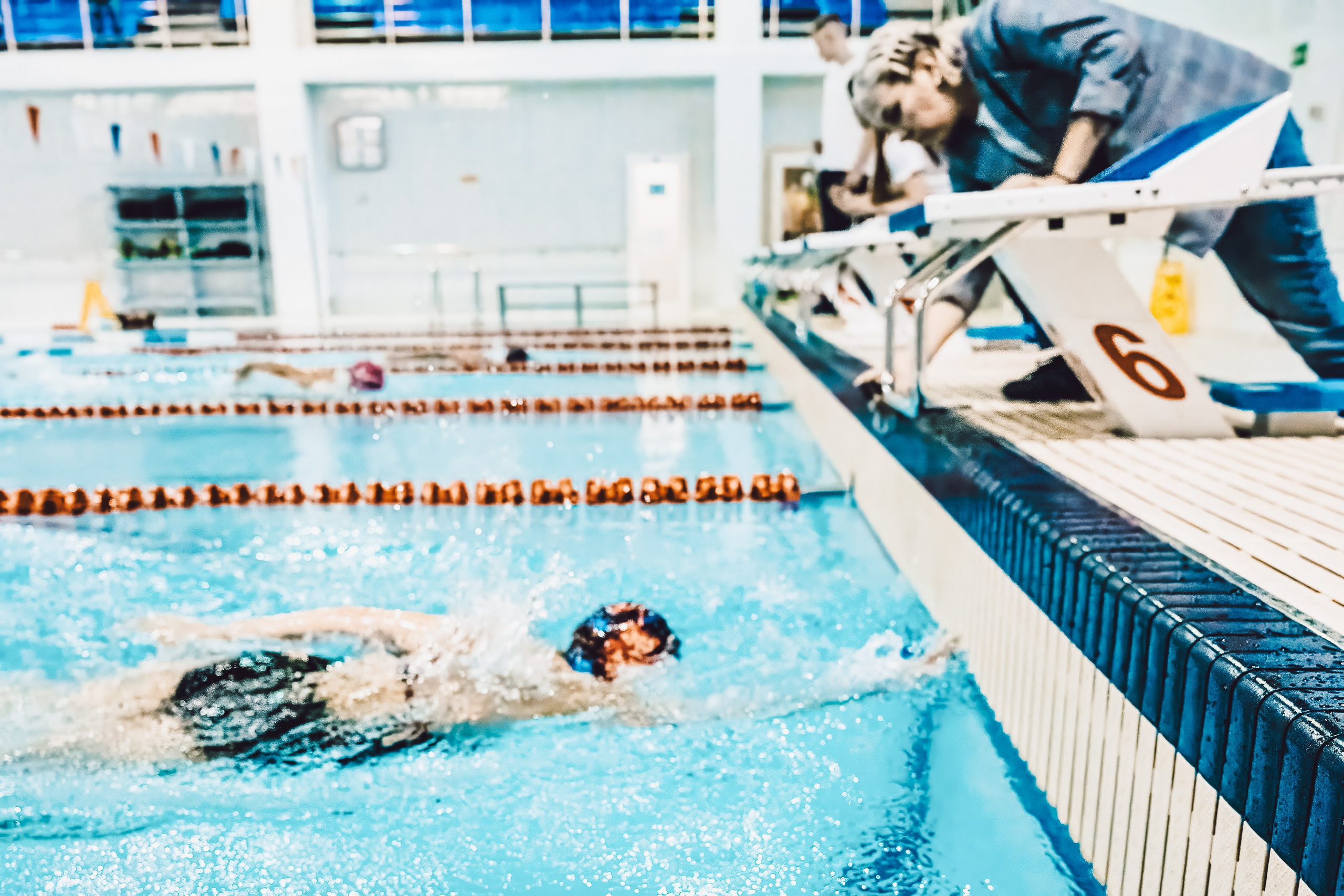 Случайно в бассеине. Портретный фотограф в Санкт-Петербурге Дария Сыч
