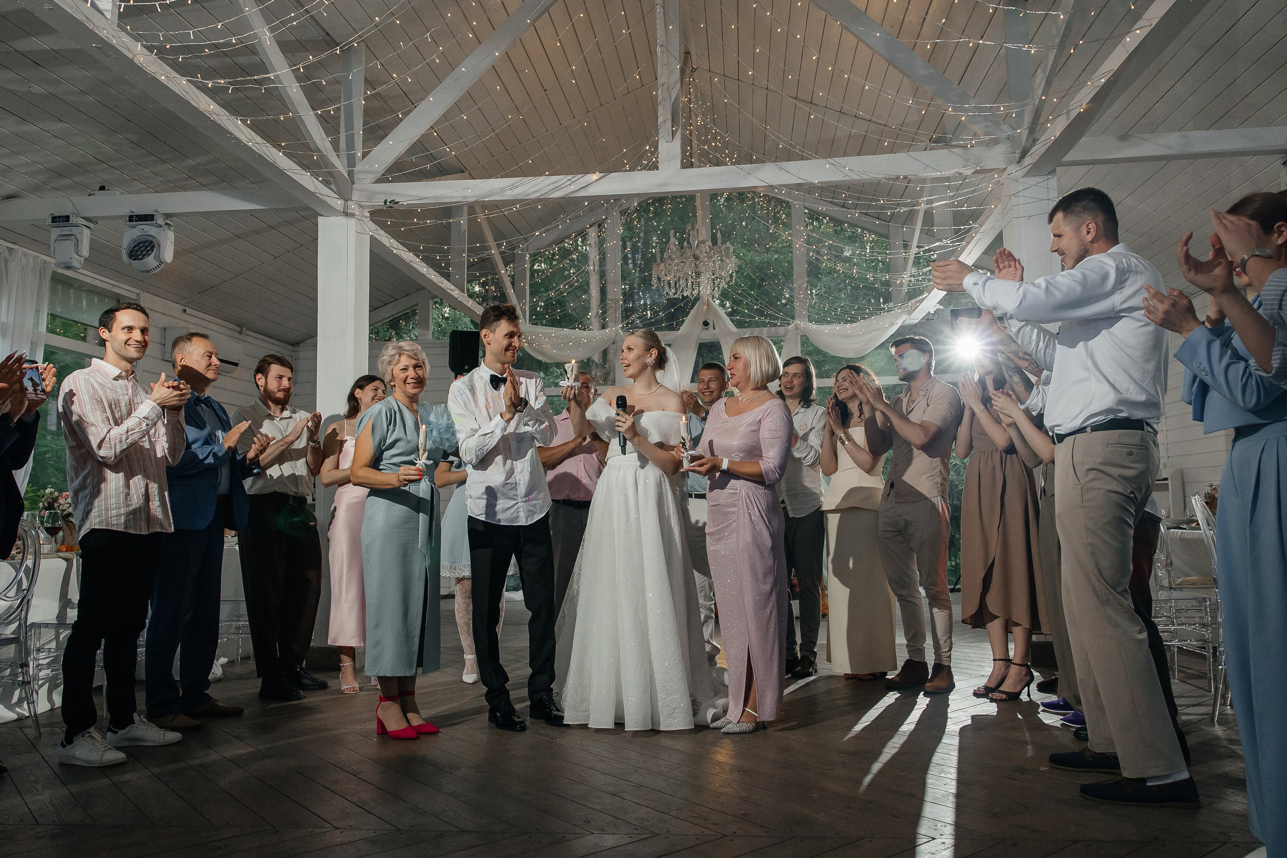 свадебный банкет на&nbsp;площадке House for Wedding «Дом у&nbsp;озера»