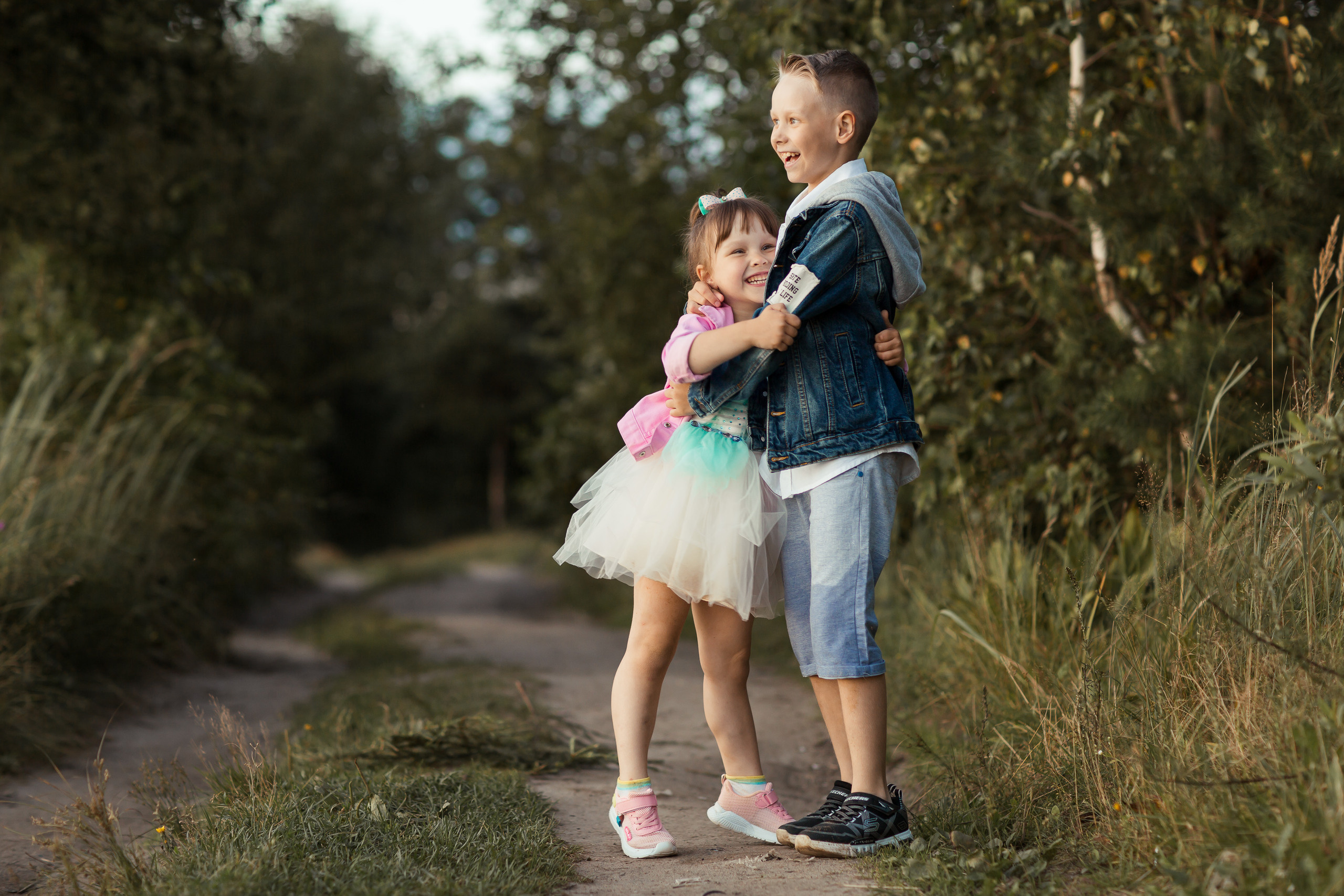 Ирина с детьми, фотосессия на закате. Фотограф Десногорск Михаил Давыдов Акварель