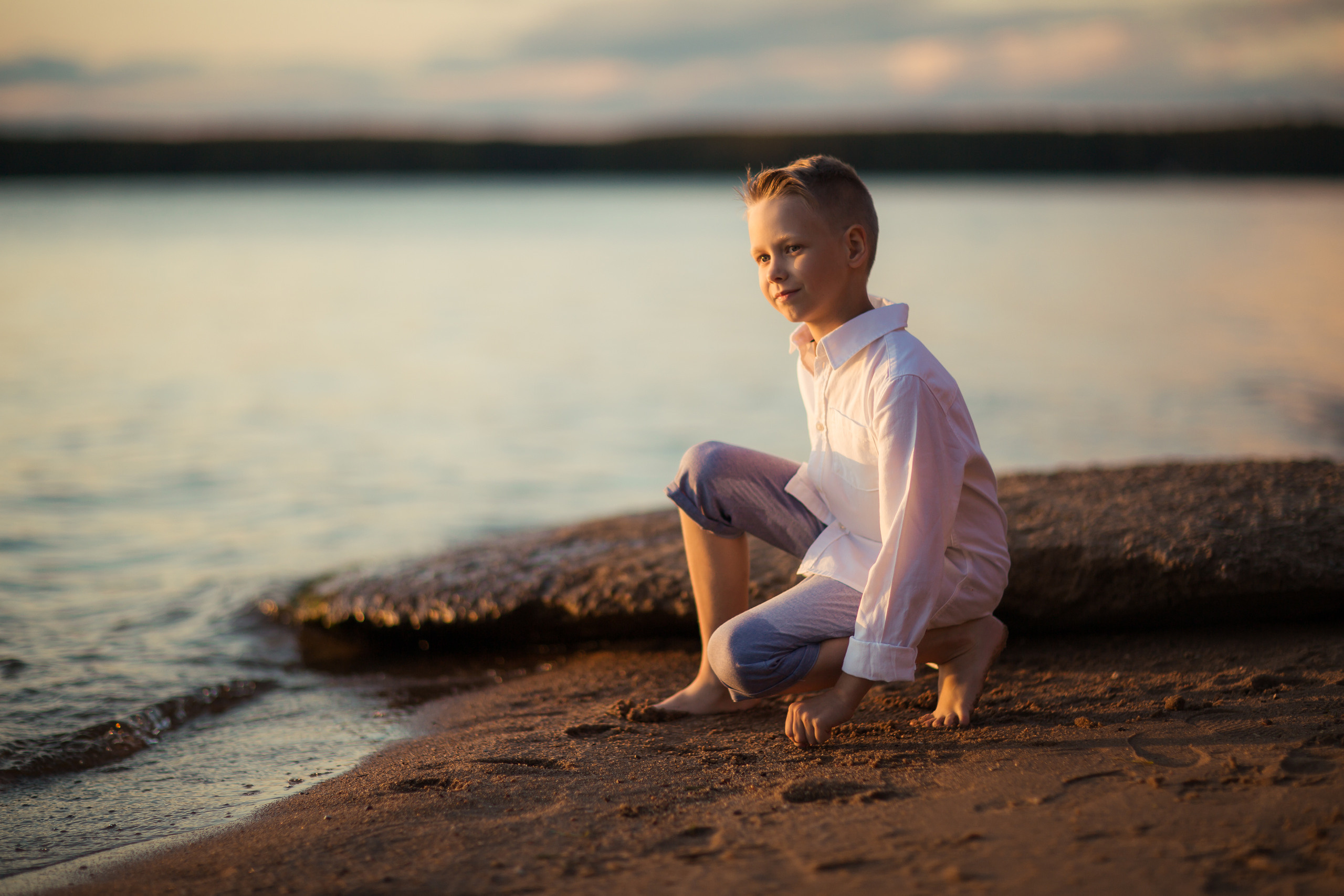 Ирина с детьми, фотосессия на закате. Фотограф Десногорск Михаил Давыдов Акварель