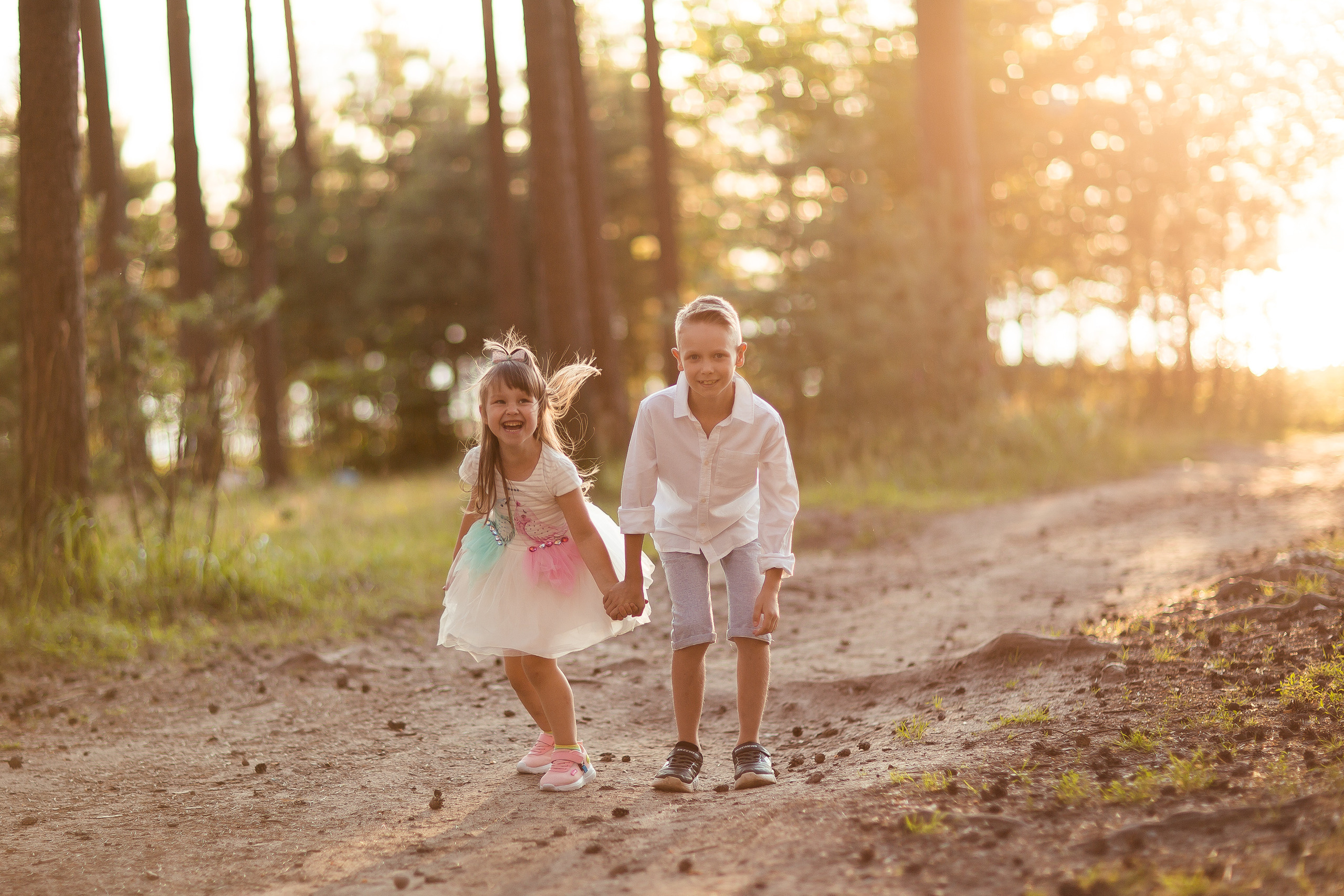 Ирина с детьми, фотосессия на закате. Фотограф Десногорск Михаил Давыдов Акварель