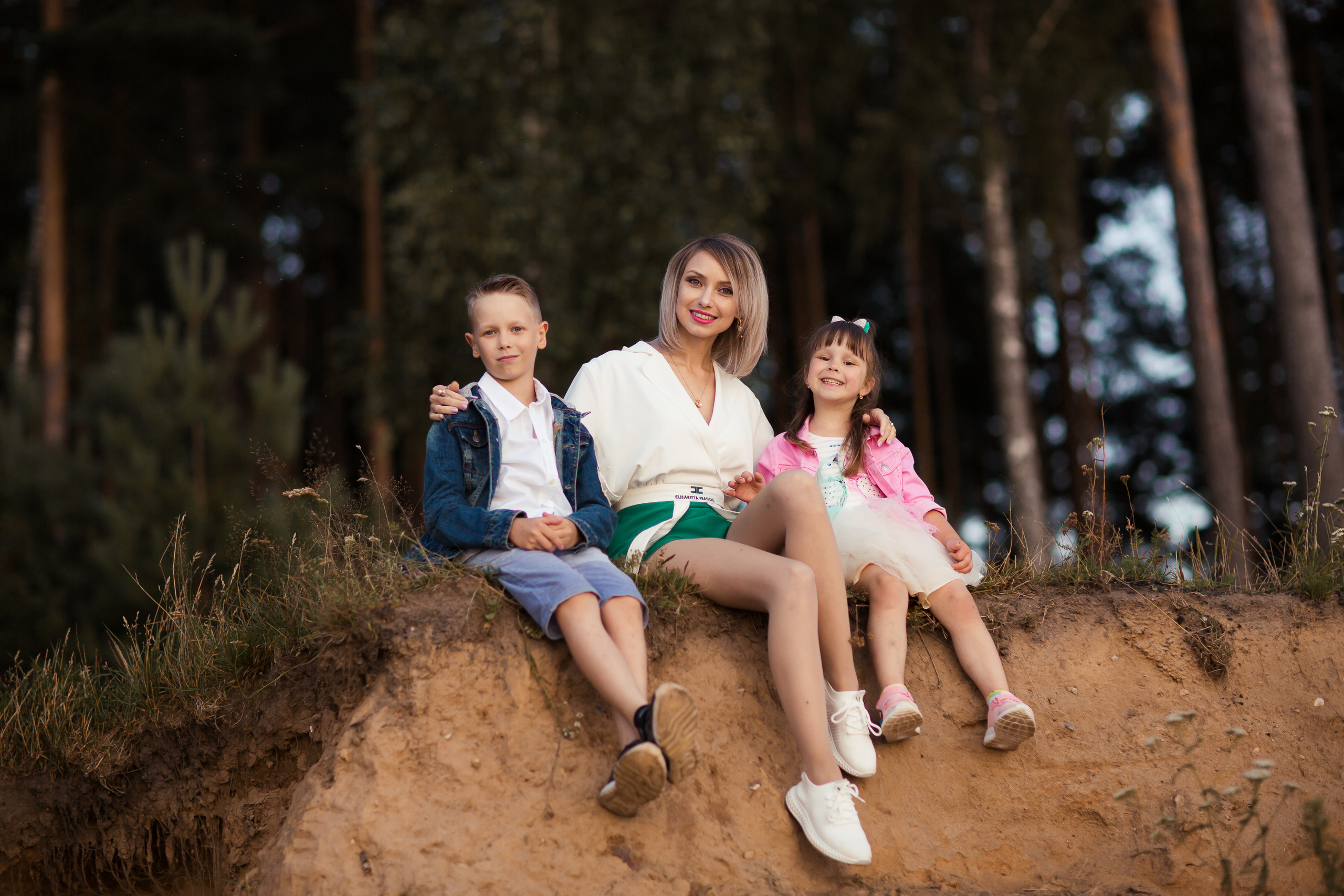 Ирина с детьми, фотосессия на закате. Фотограф Десногорск Михаил Давыдов Акварель