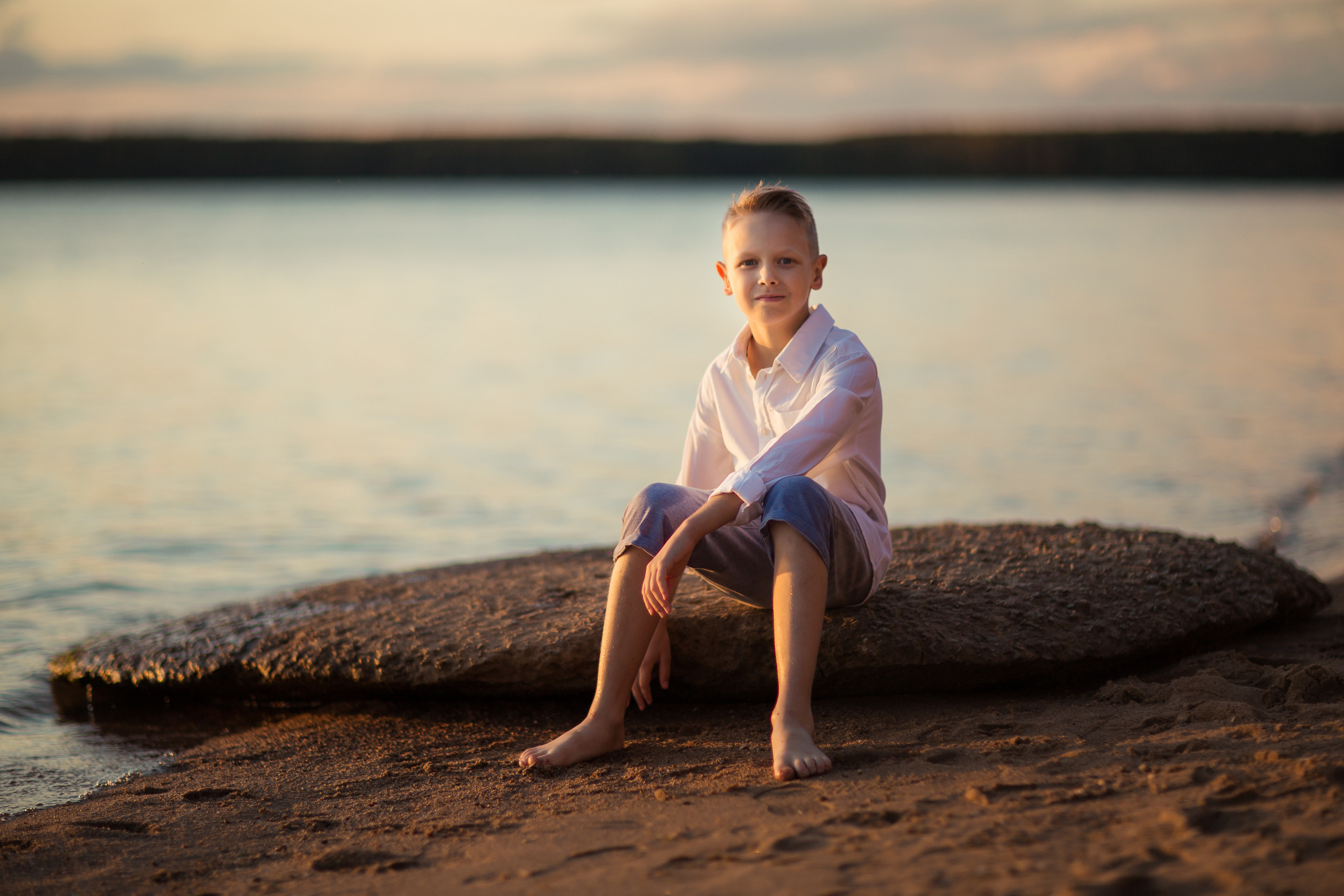 Ирина с детьми, фотосессия на закате. Фотограф Десногорск Михаил Давыдов Акварель