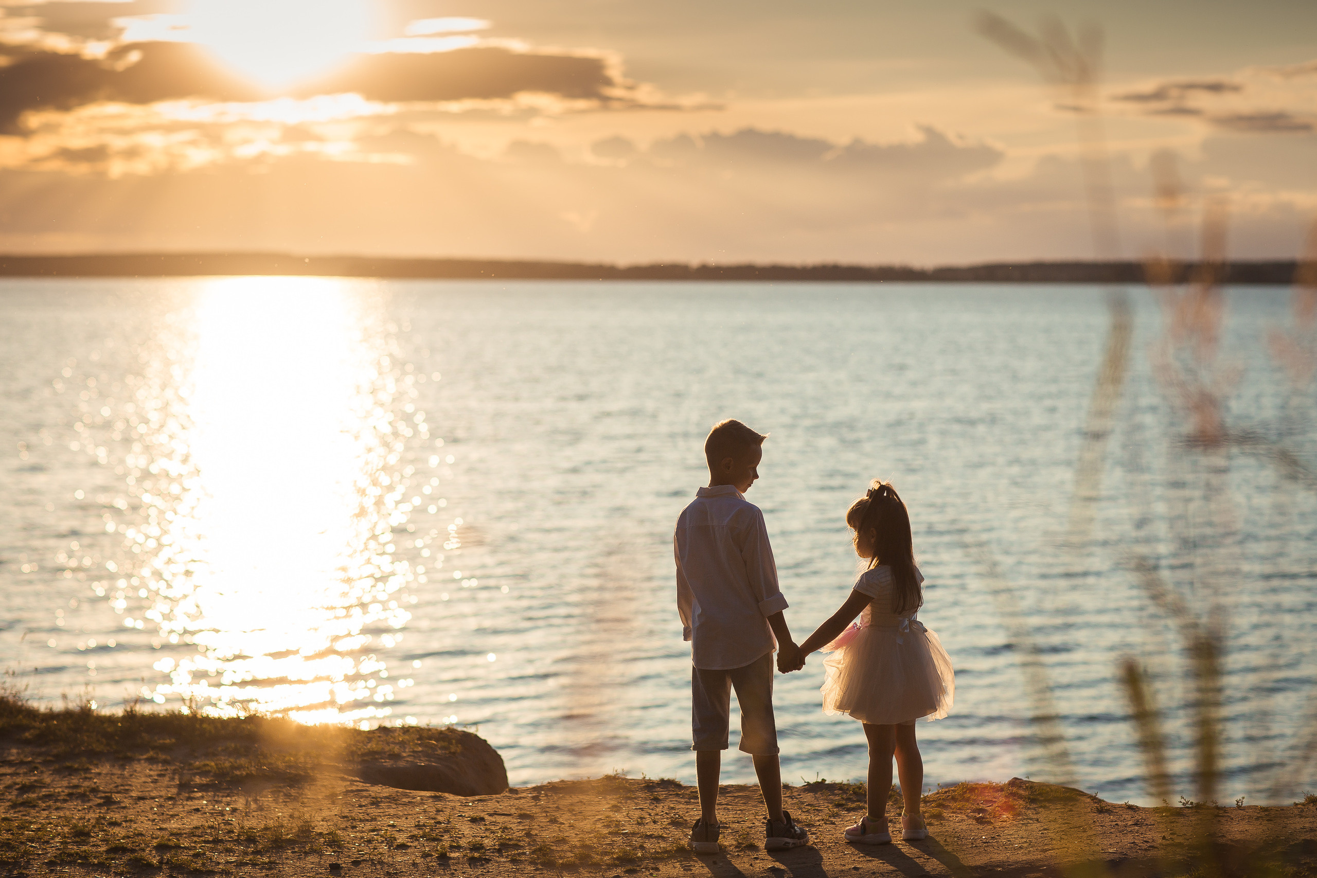 Ирина с детьми, фотосессия на закате. Фотограф Десногорск Михаил Давыдов Акварель