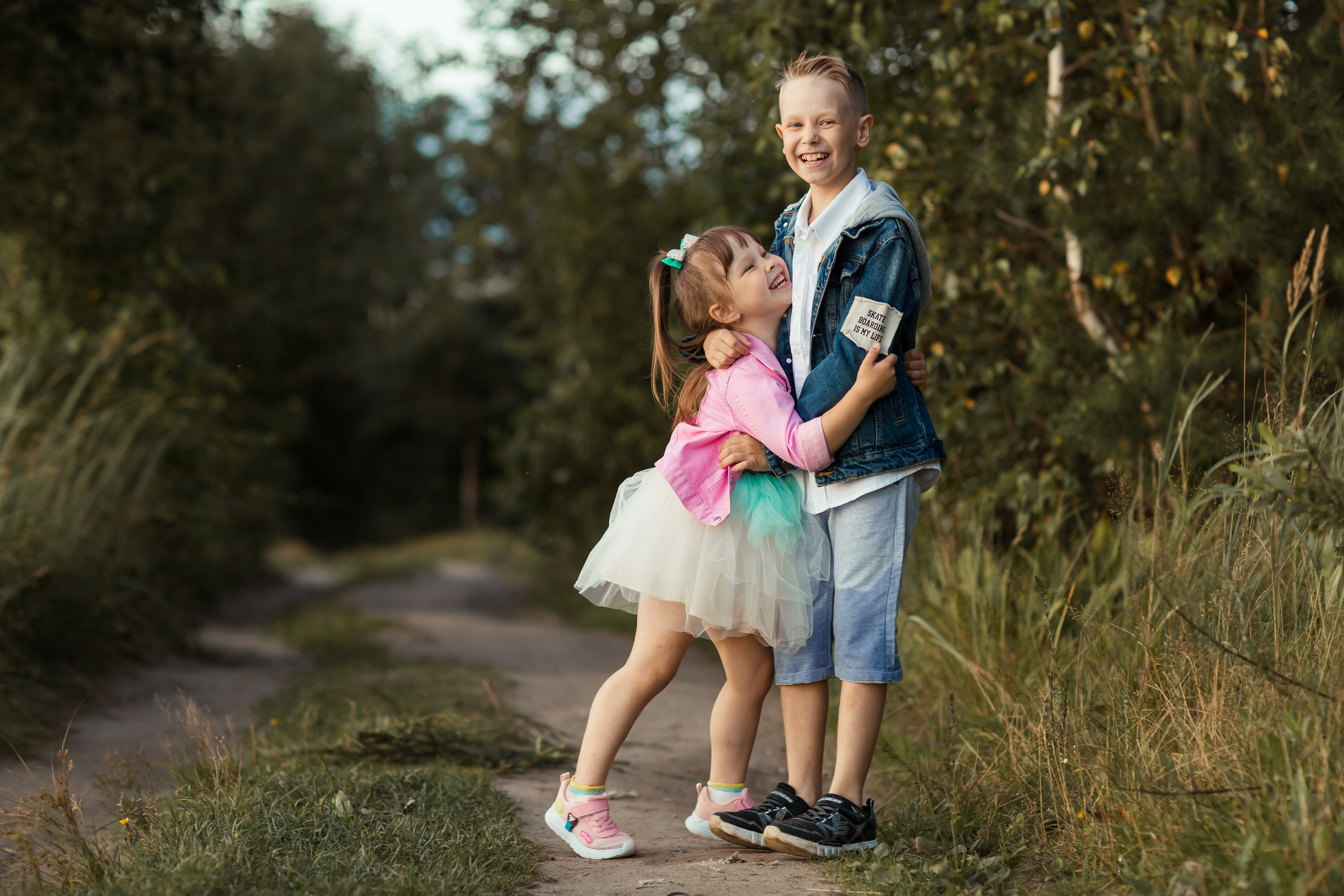 Ирина с детьми, фотосессия на закате. Фотограф Десногорск Михаил Давыдов Акварель