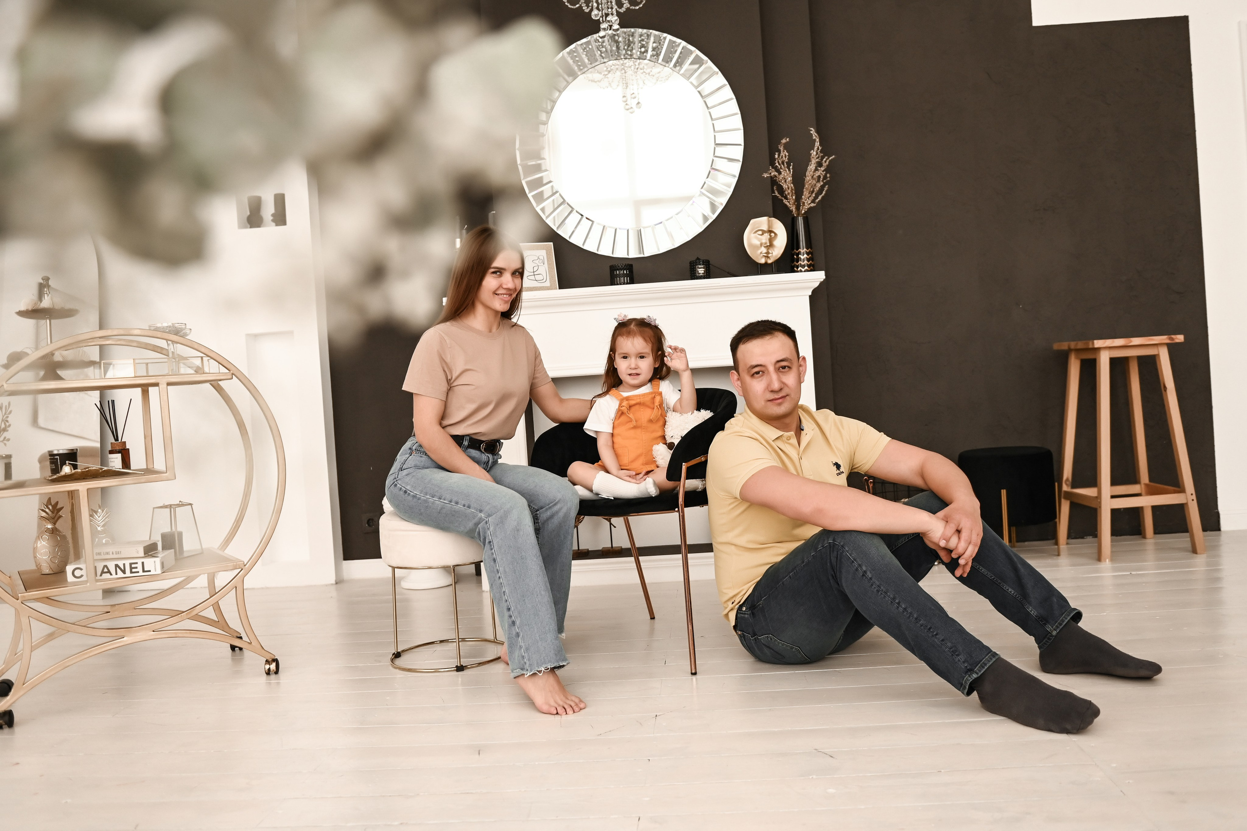 Семейная студийная  фотосессия 2. Свадебный, семейный, детский, контент фотограф в Омске Максим Ильин