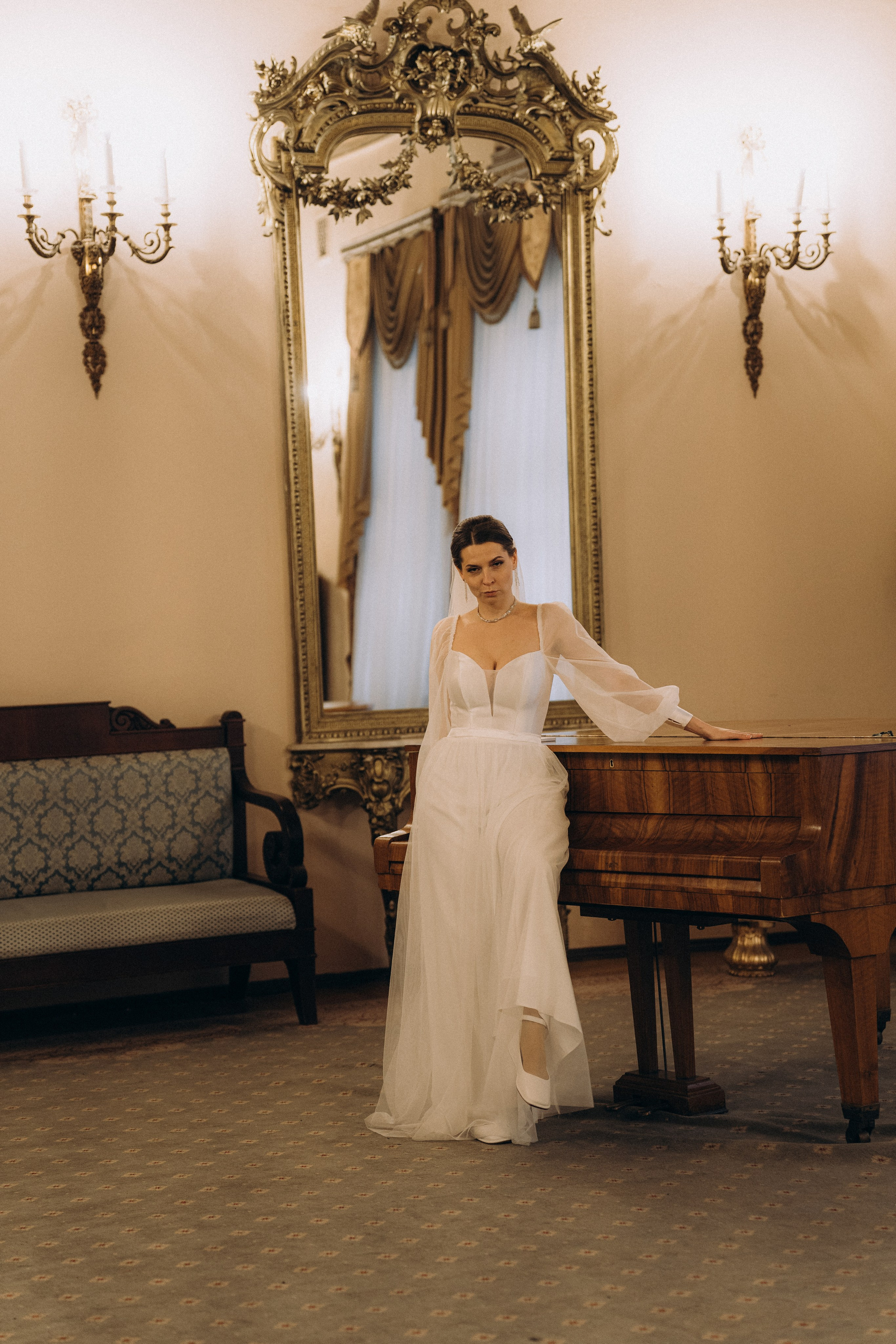 СВАДЕБНАЯ СЬЕМКА ВО ВТОРОМ ДВОРЦЕ (ДЕКАБРЬ) ТАКЖЕ СЬЕМКА В СТУДИИ НА ЧЕРНЫШЕВСКОЙ. Профессиональный фотограф, Санкт-Петербург — Виктория Богомолова