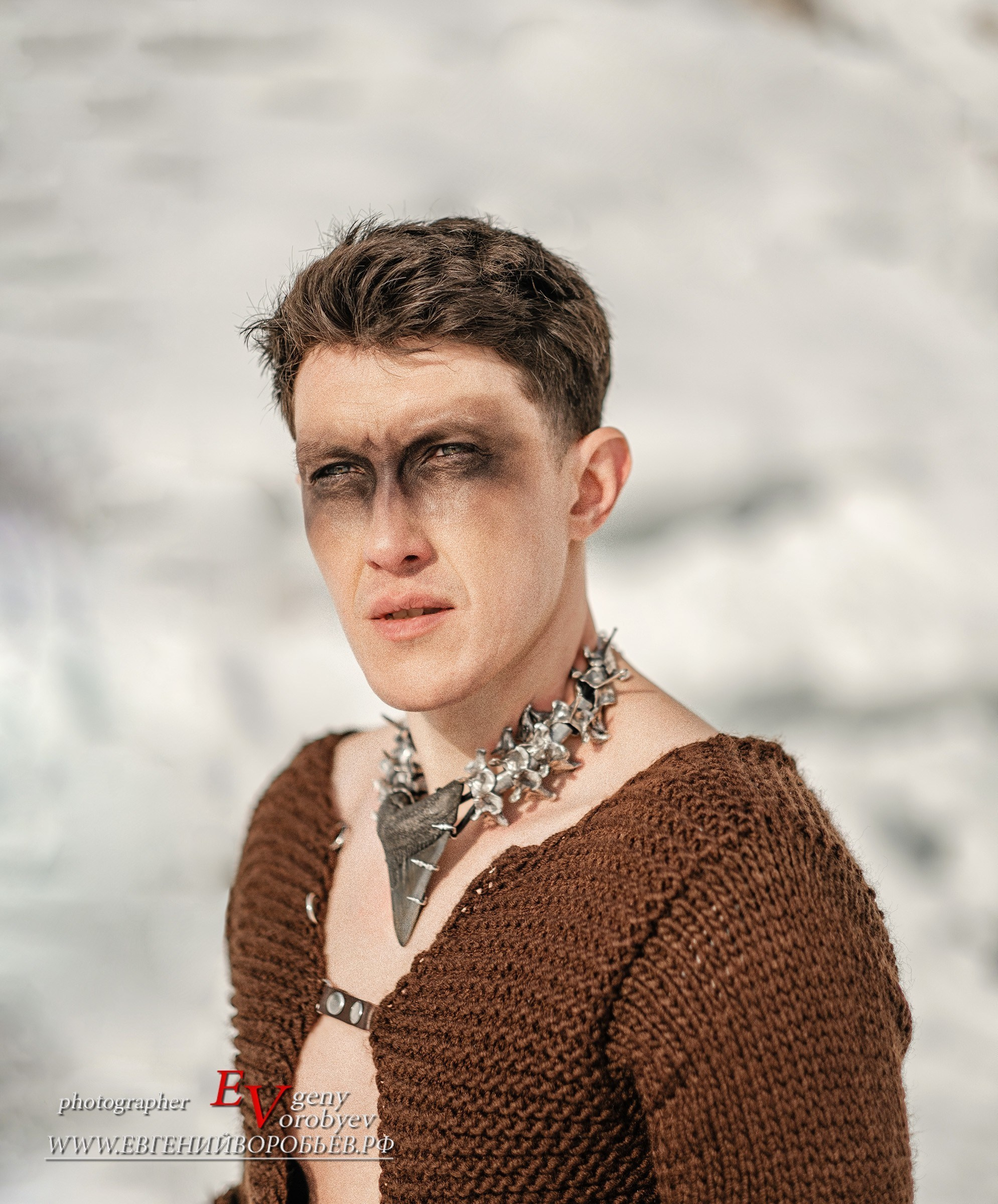 мужская фотосессия для сайта знакомств социальных сетей фотограф в Красноярске цена заказать мужскую фотосессию бизнес портрет мужские фото для знакомства с девушкой брутальная фотосессия в городе фотостудии имиджевая фотосессия для мужчины для бизнеса идея  места пример фото образы стилист Красноярск позы для мужской фотосессии генерация фото фотосессия ИИ промты для фотосессии нейросеть  