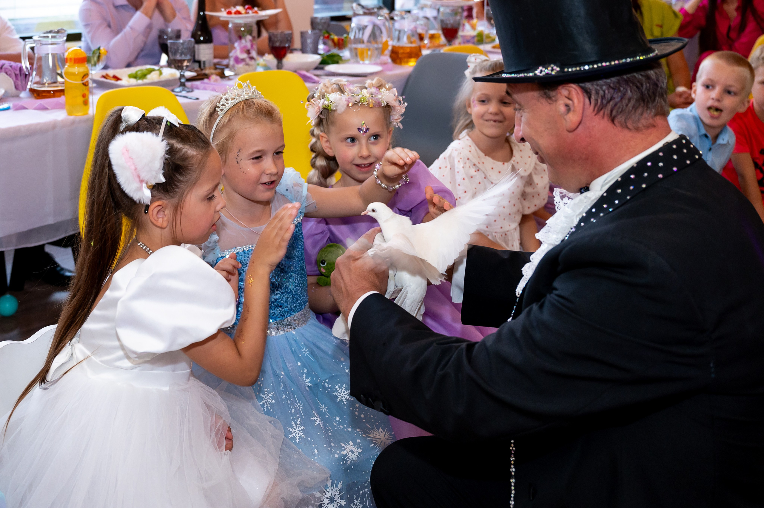 ДР в лофте с фокусником