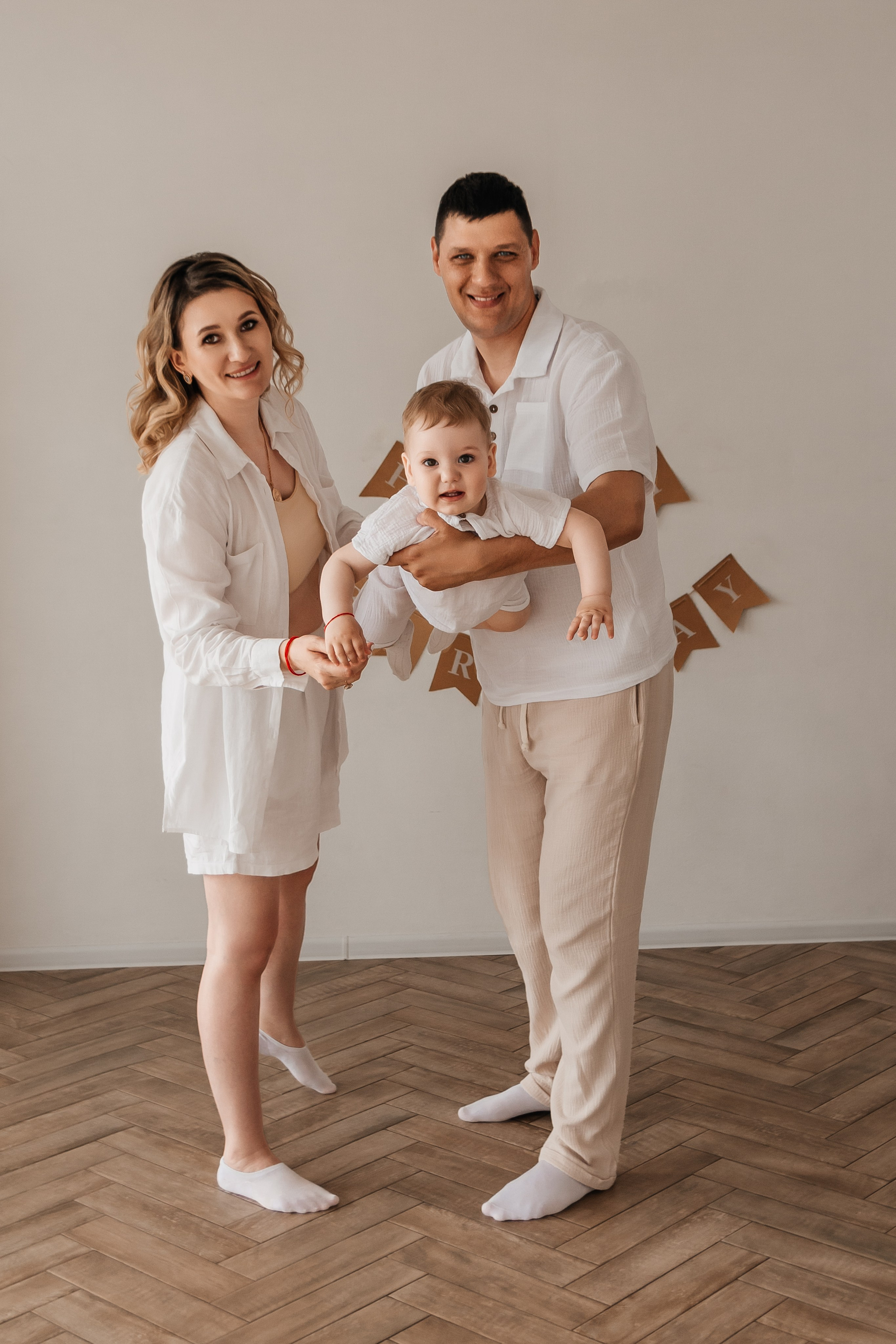 Фотосессия годика минимализм. Семейный и детский фотограф Кущ Наташа